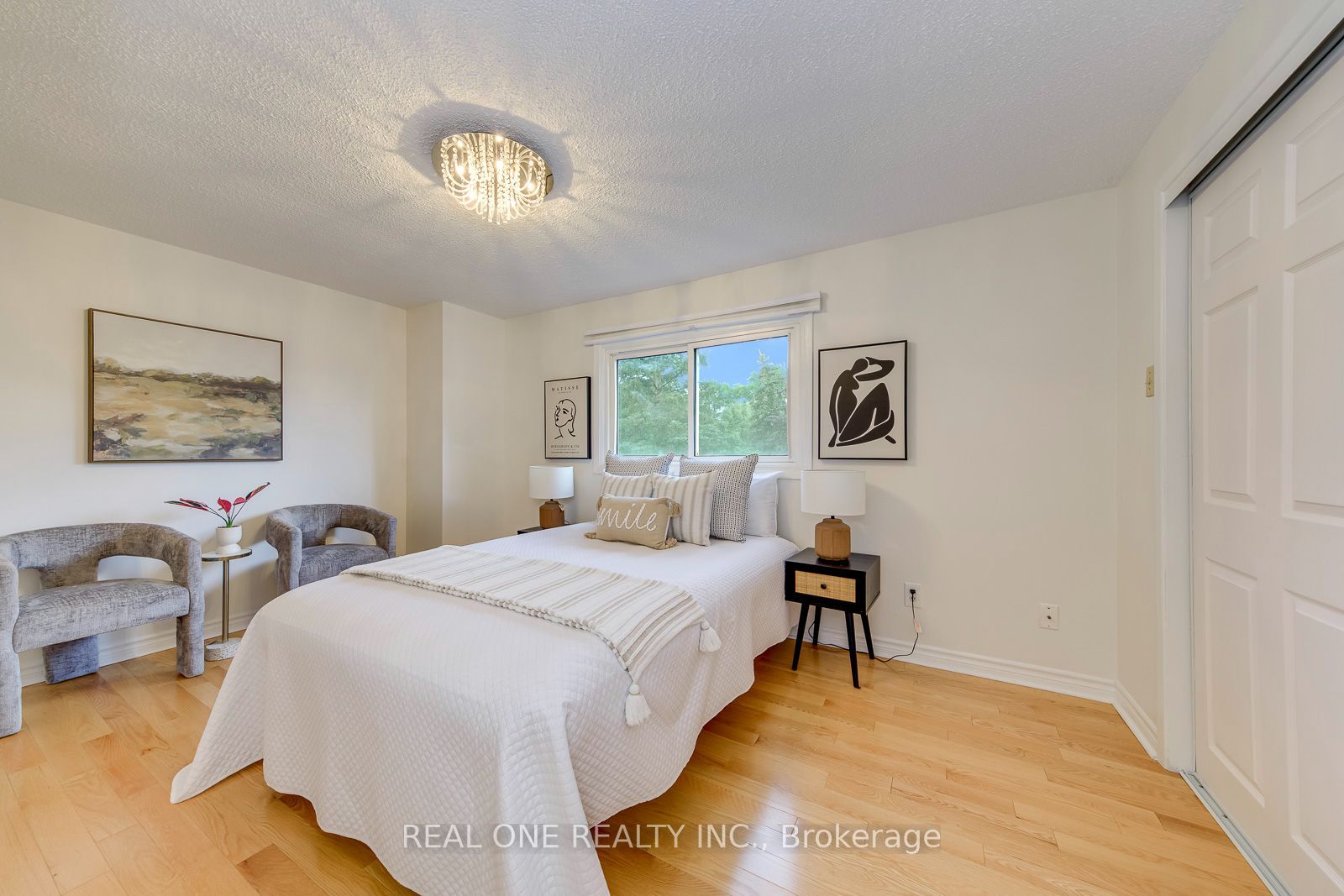 741 Queensbridge Drive Property Photo 19