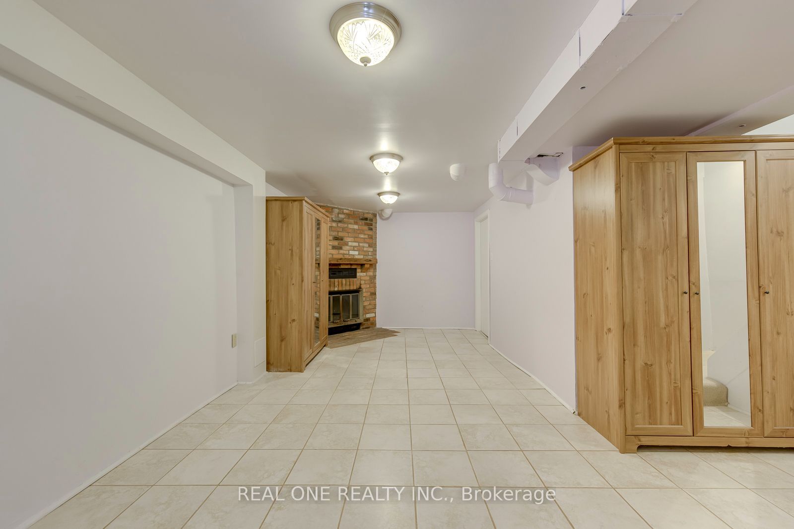 741 Queensbridge Drive Property Photo 30