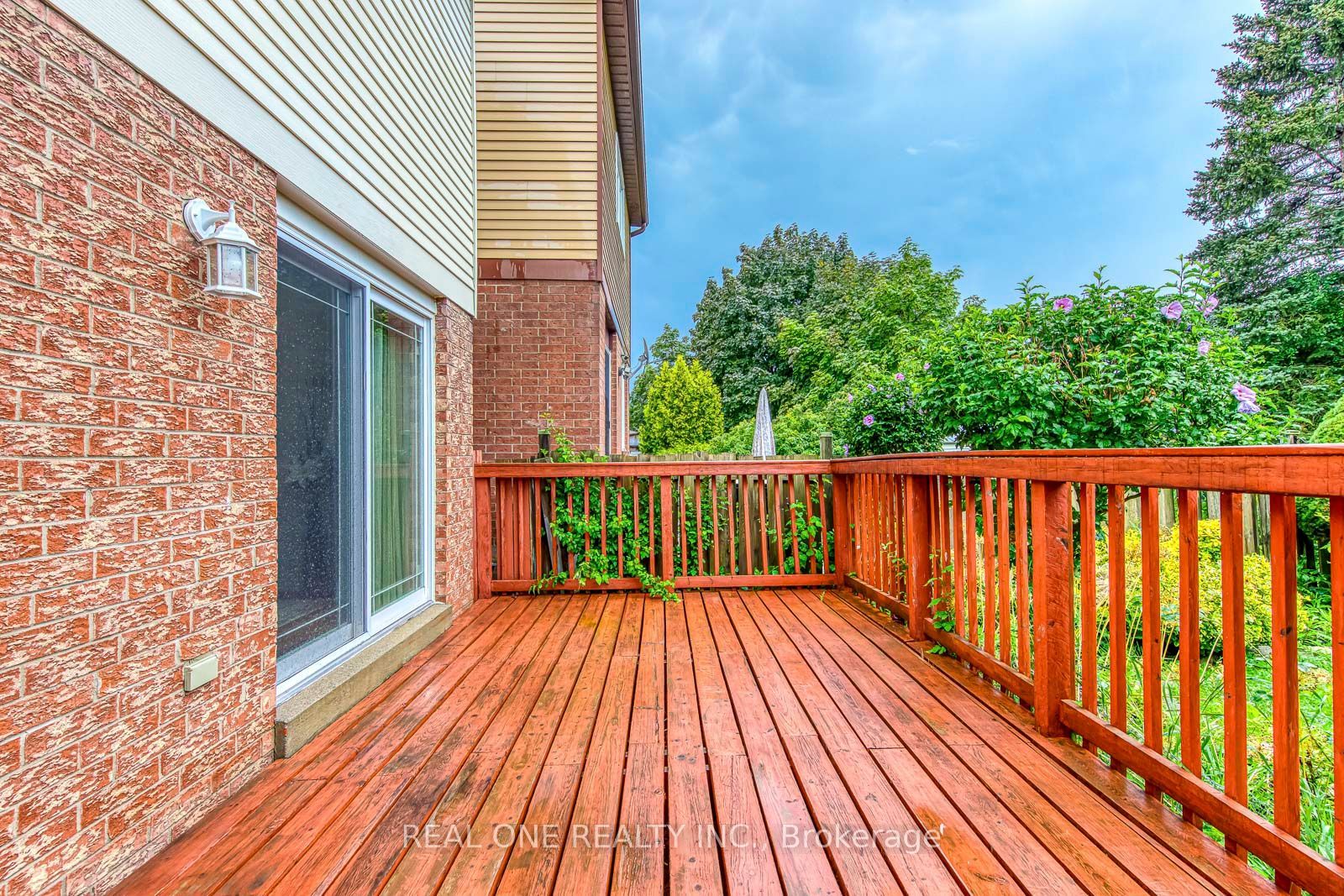 741 Queensbridge Drive Property Photo 35