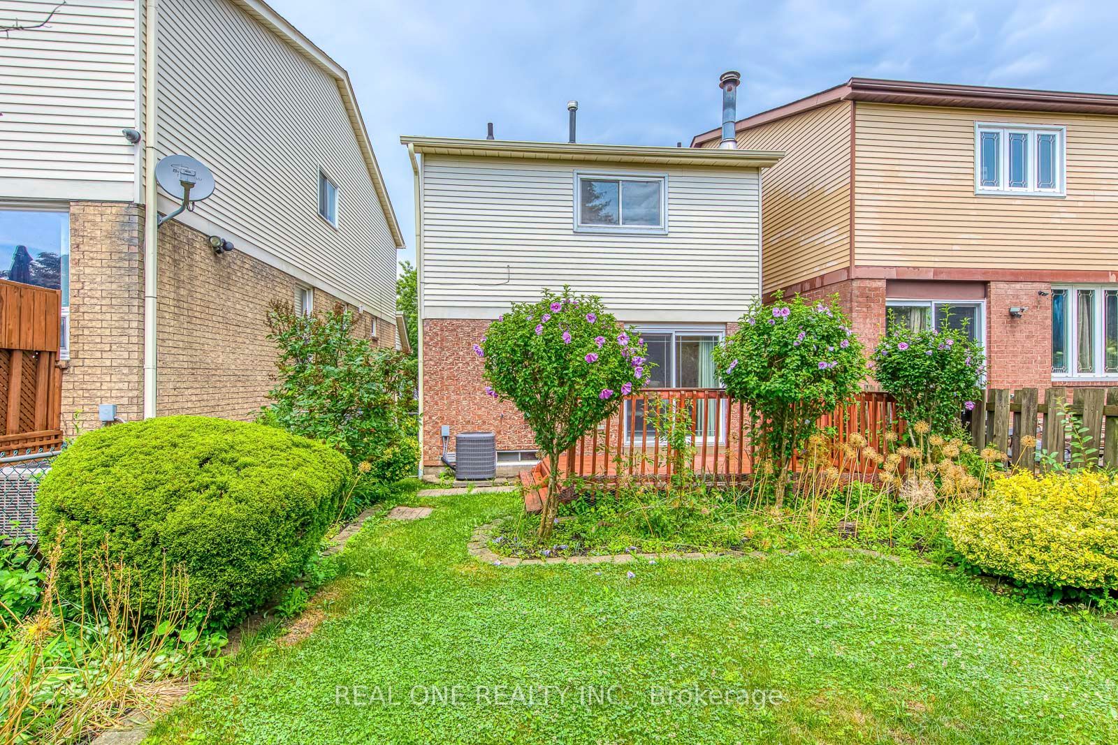 741 Queensbridge Drive Property Photo 38