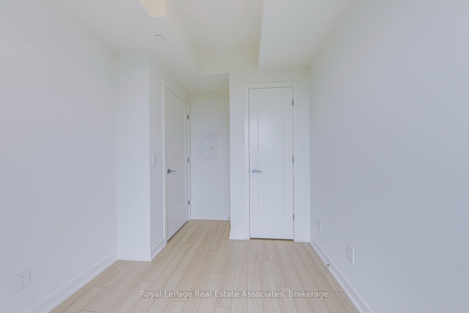 3079 Trafalgar Road 903 Property Photo 25