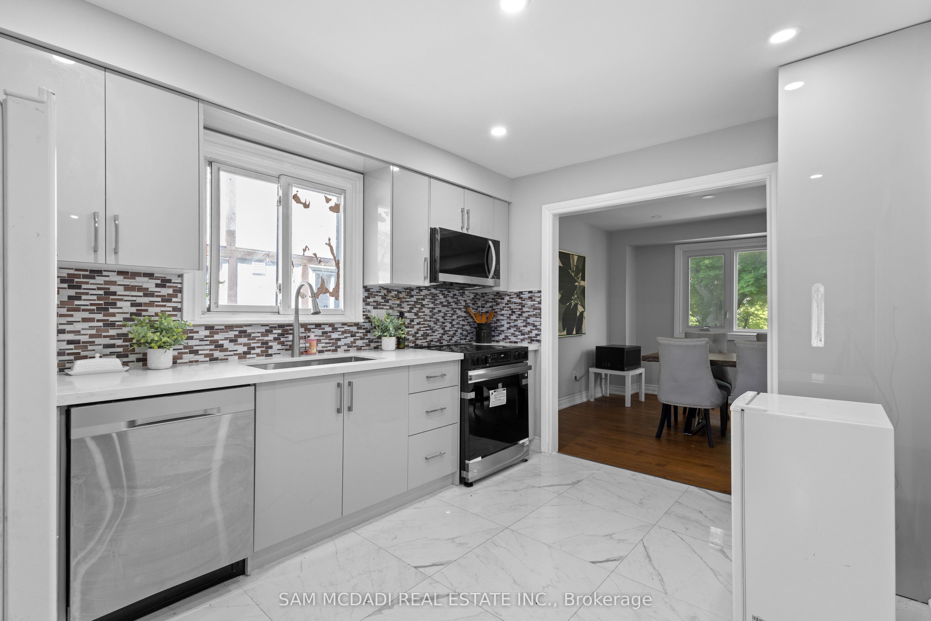 6755 Segovia Road Property Photo 6
