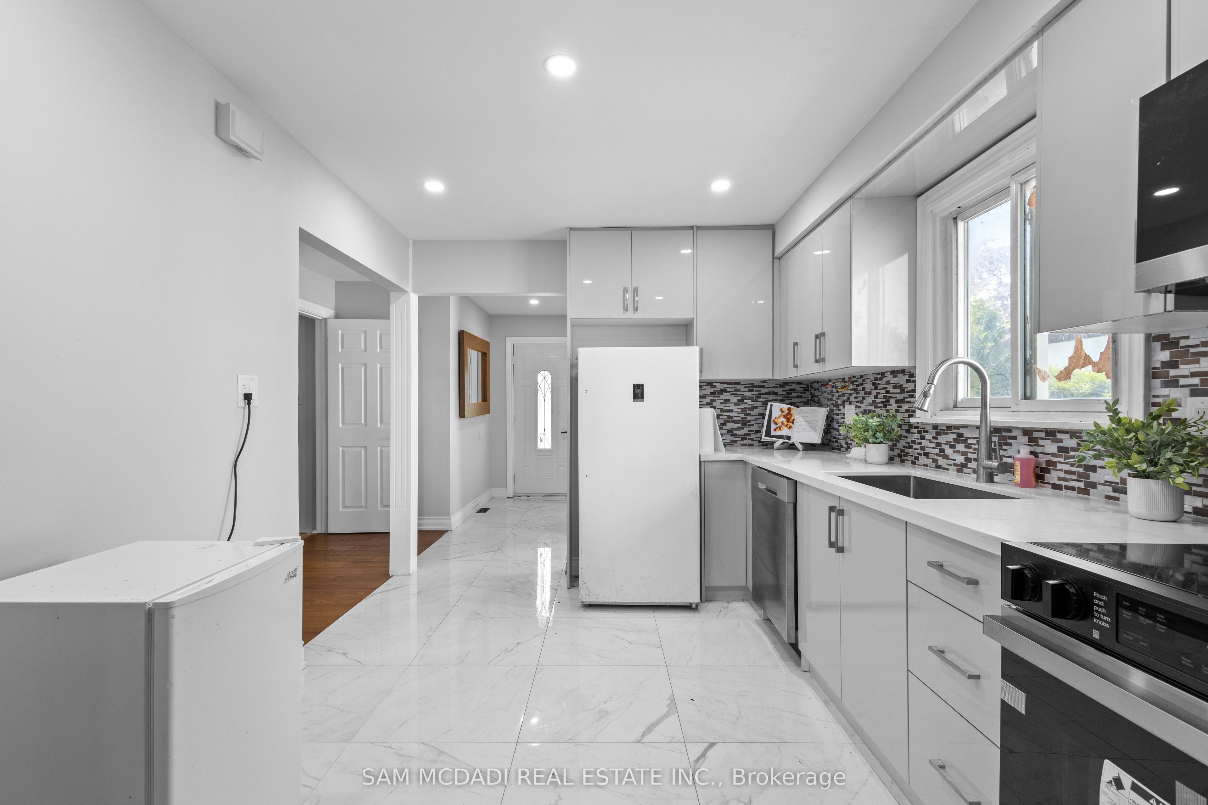 6755 Segovia Road Property Photo 7