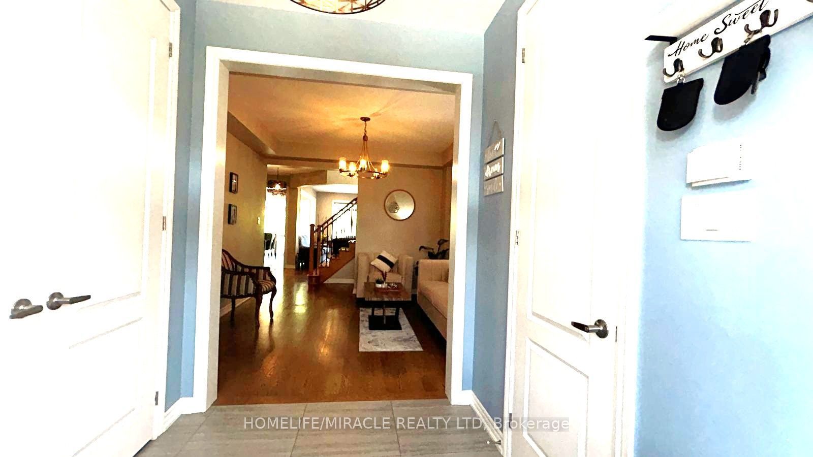 185 Thornbush Boulevard Property Photo 2