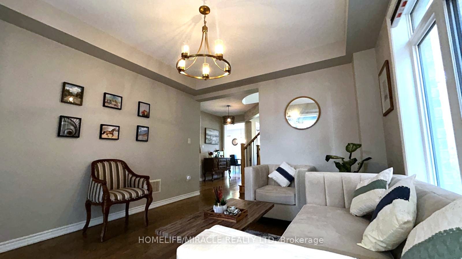 185 Thornbush Boulevard Property Photo 6