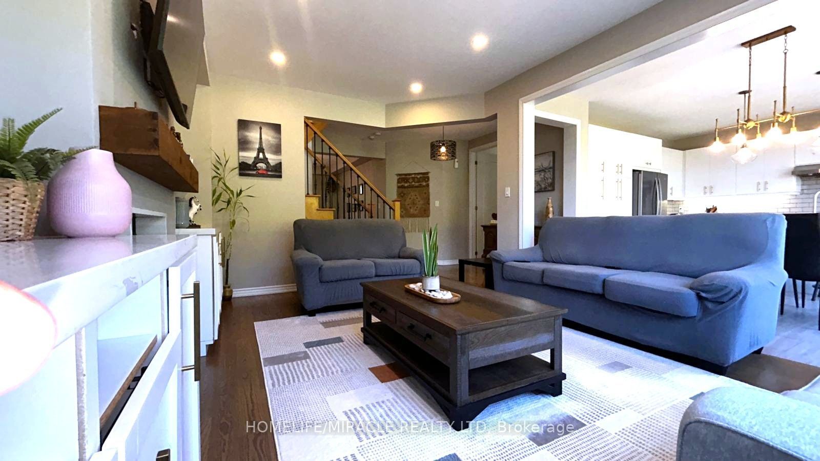 185 Thornbush Boulevard Property Photo 18