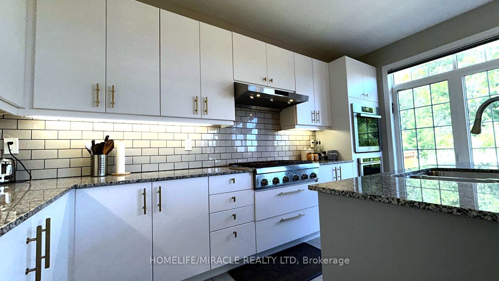 185 Thornbush Boulevard Property Photo 23