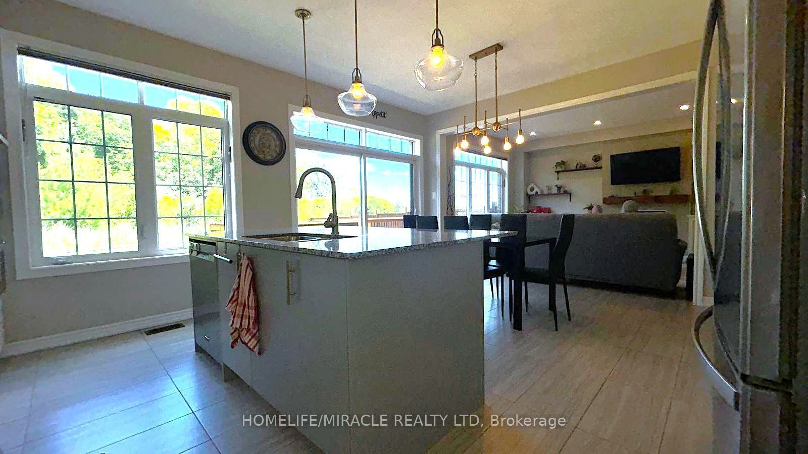 185 Thornbush Boulevard Property Photo 24