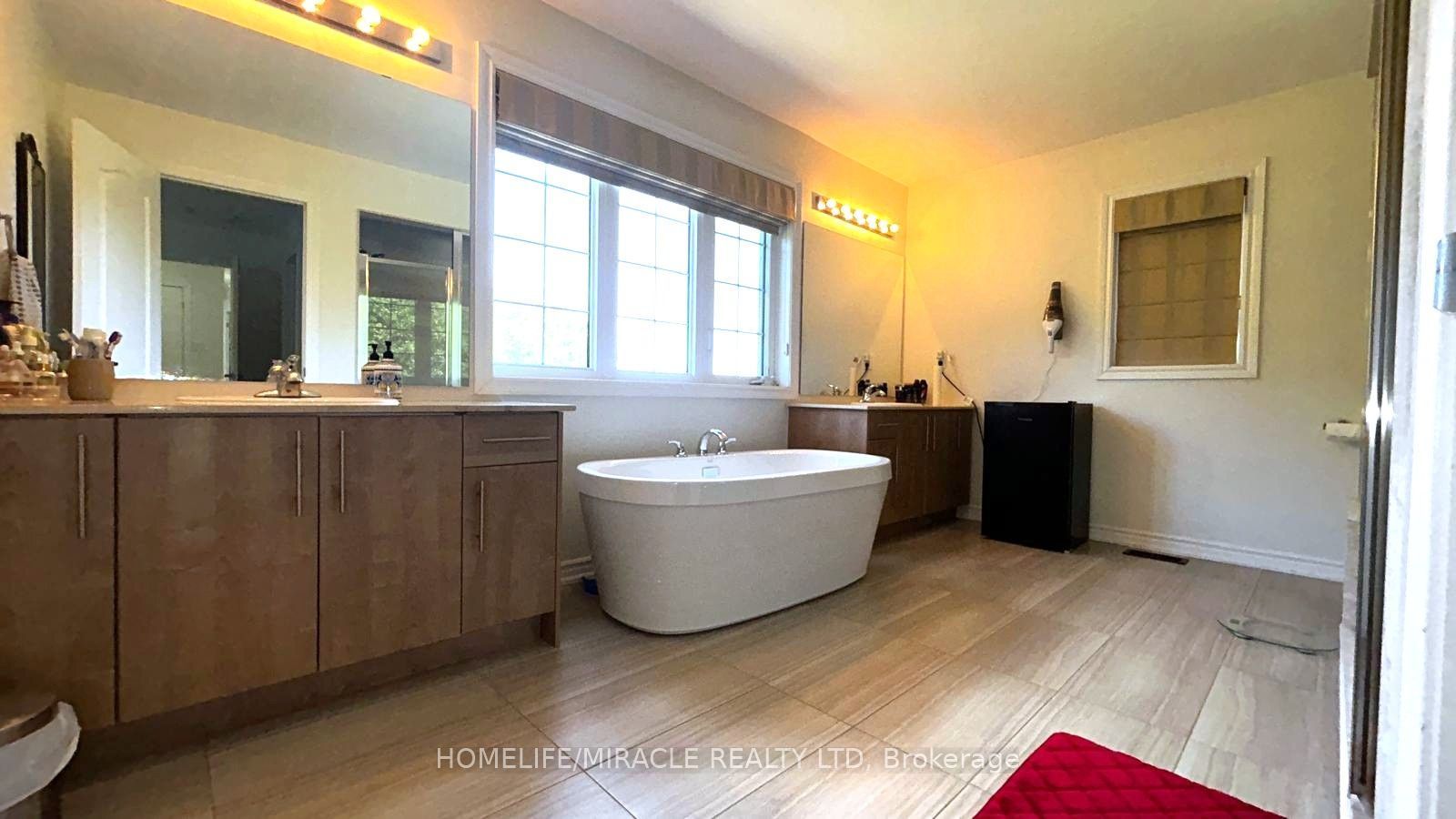 185 Thornbush Boulevard Property Photo 32