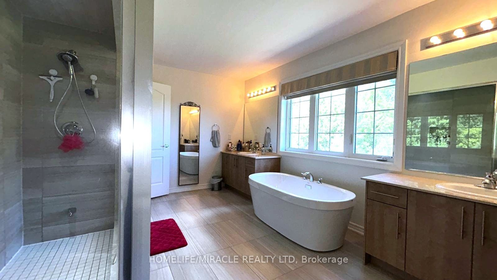 185 Thornbush Boulevard Property Photo 34