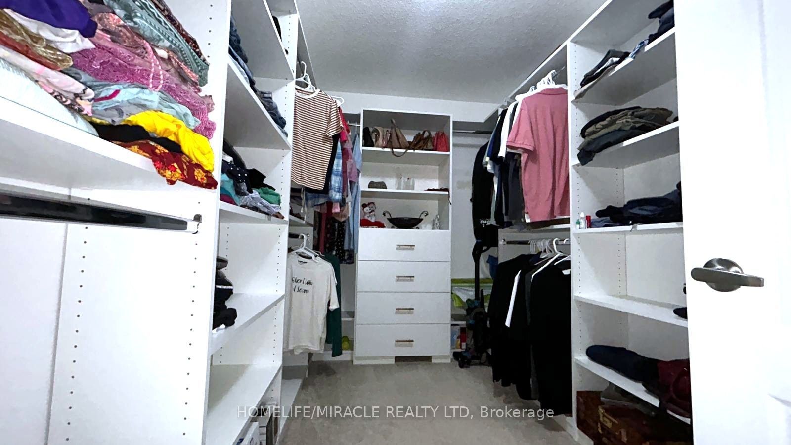 185 Thornbush Boulevard Property Photo 35