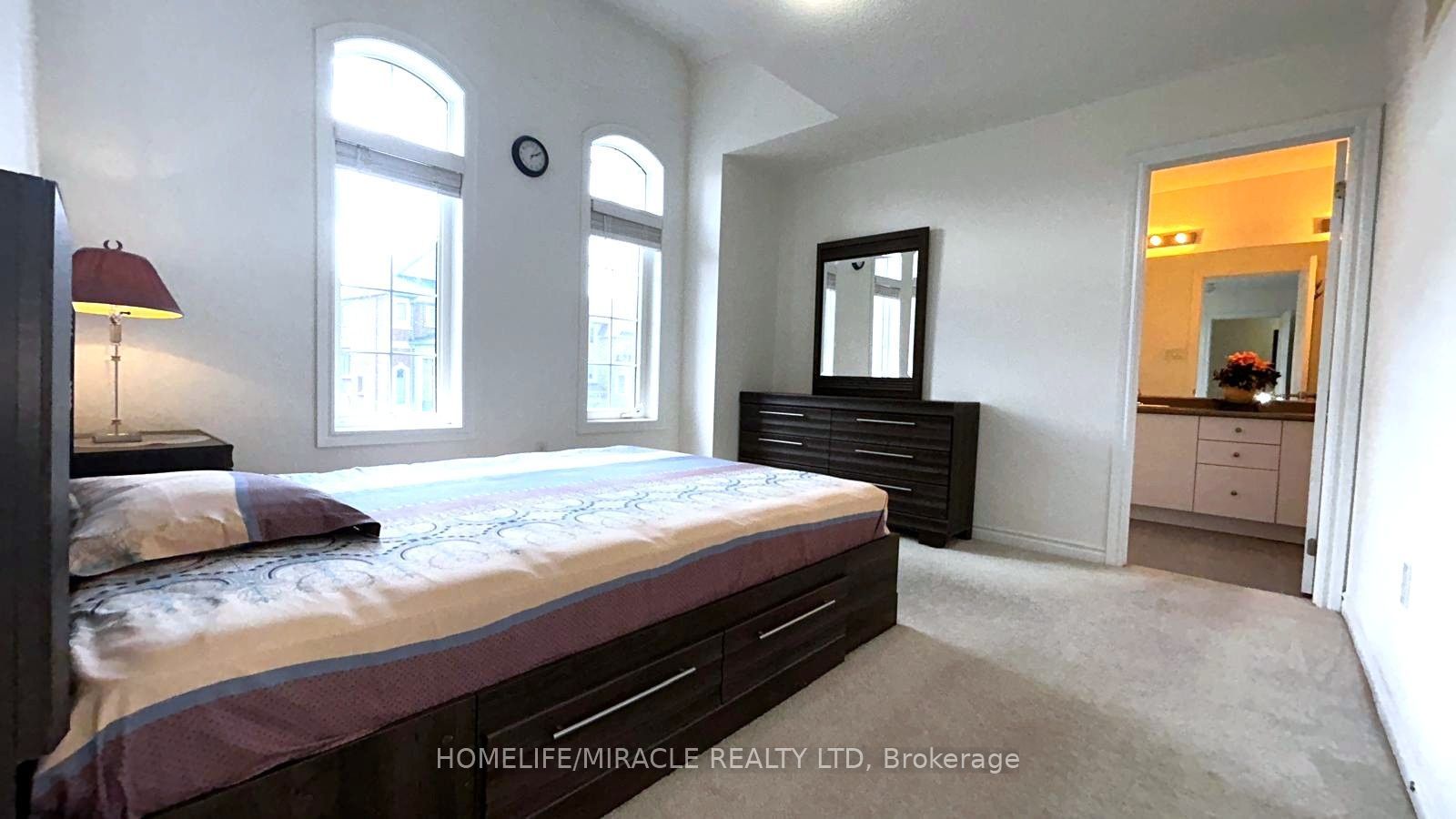 185 Thornbush Boulevard Property Photo 39