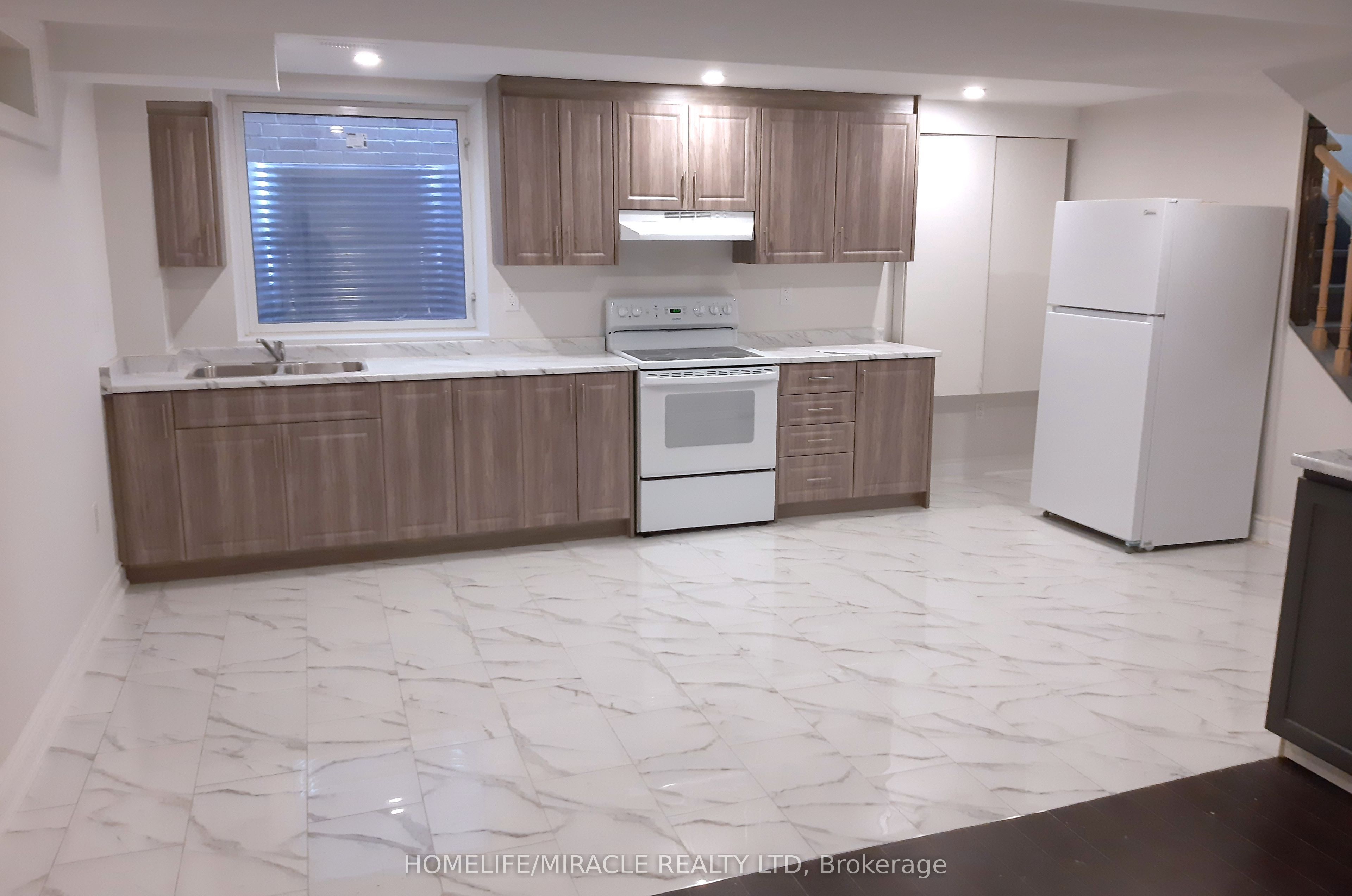 185 Thornbush Boulevard Property Photo 46