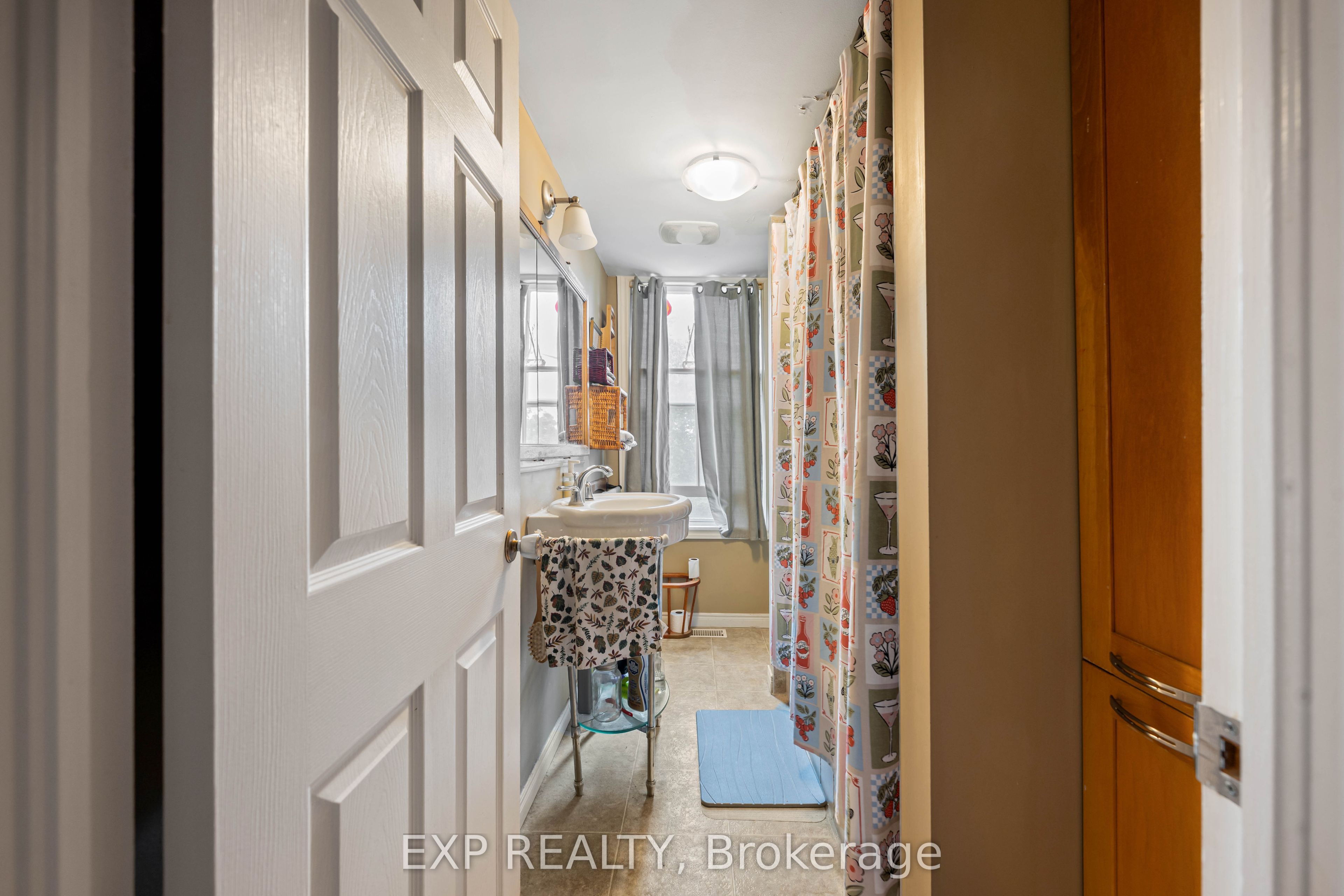 48 First Street Property Photo 25
