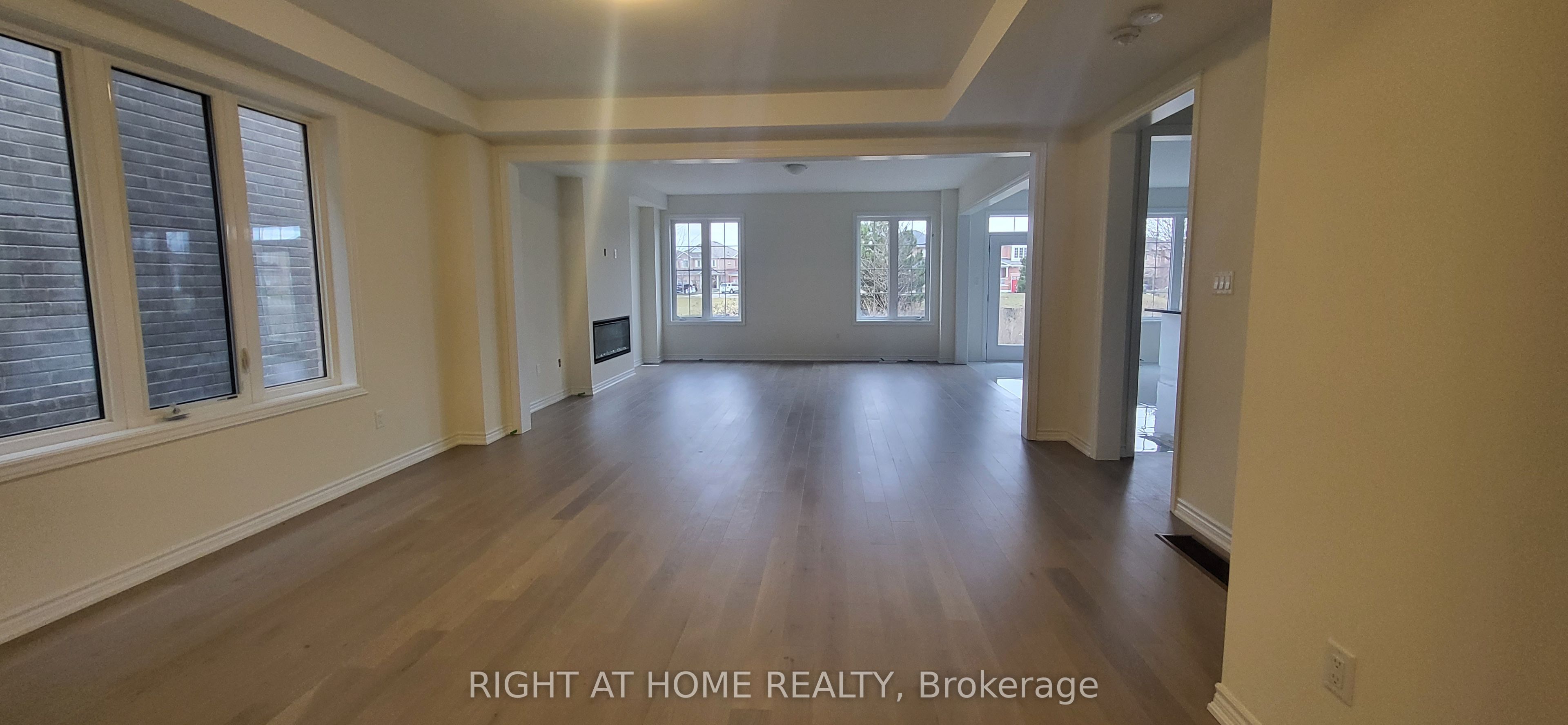79 Eastman Drive N Property Photo 4