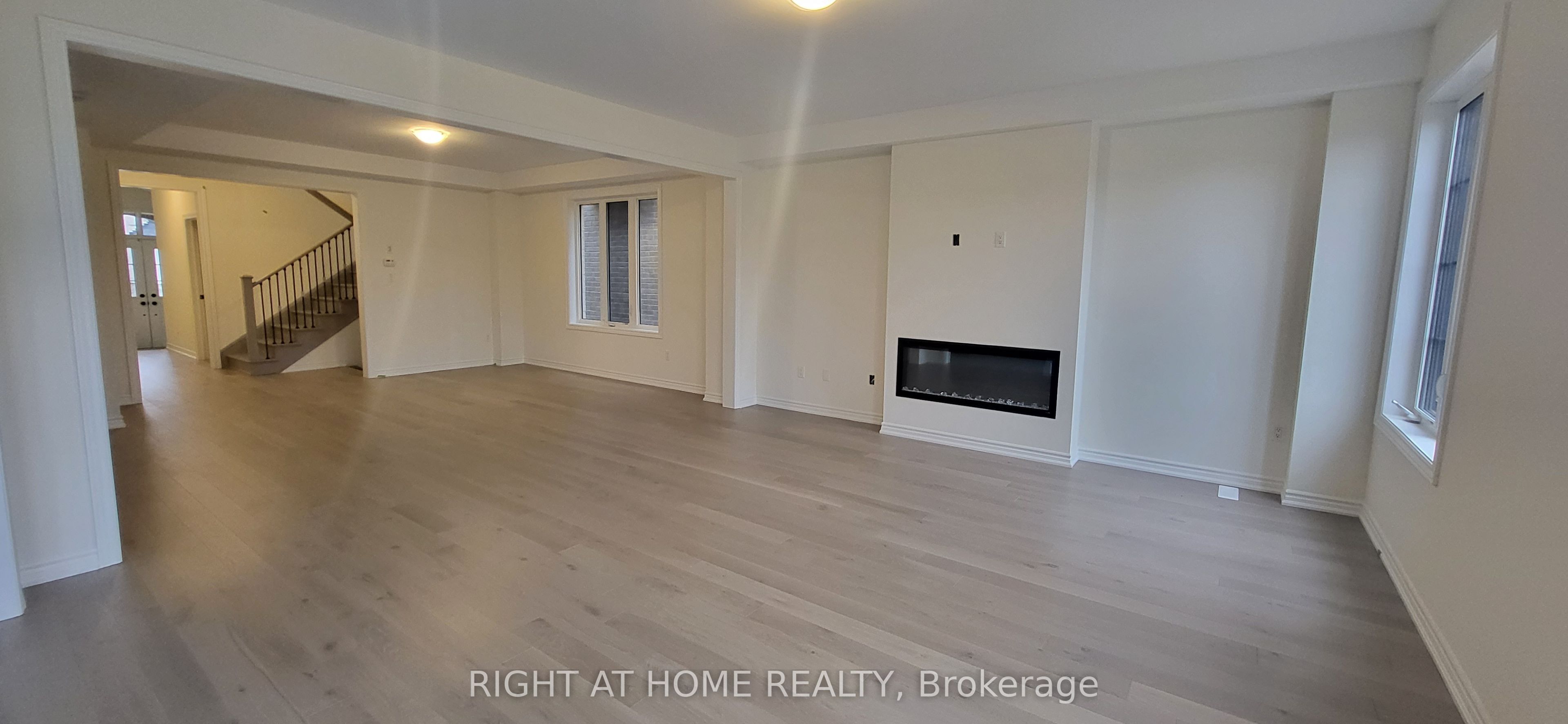 79 Eastman Drive N Property Photo 6