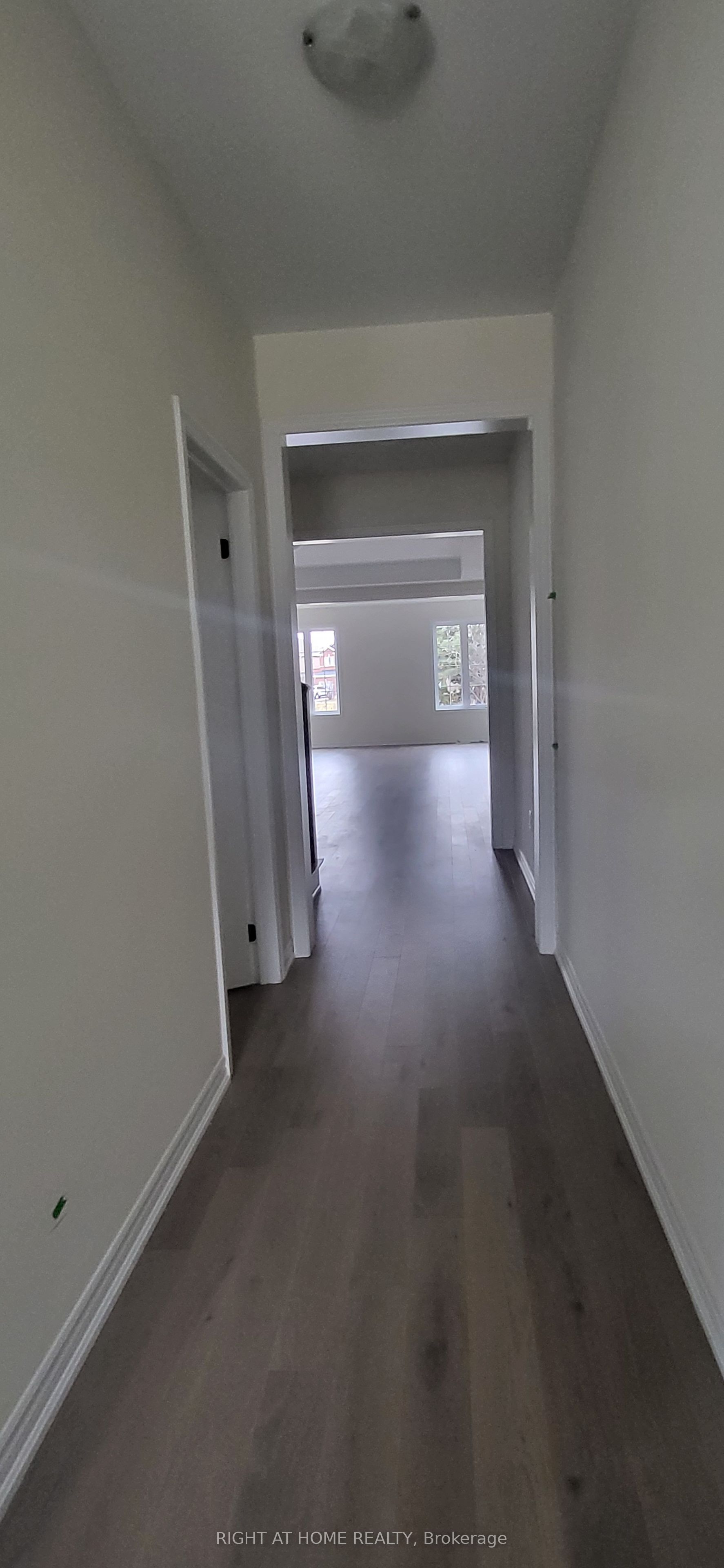 79 Eastman Drive N Property Photo 8