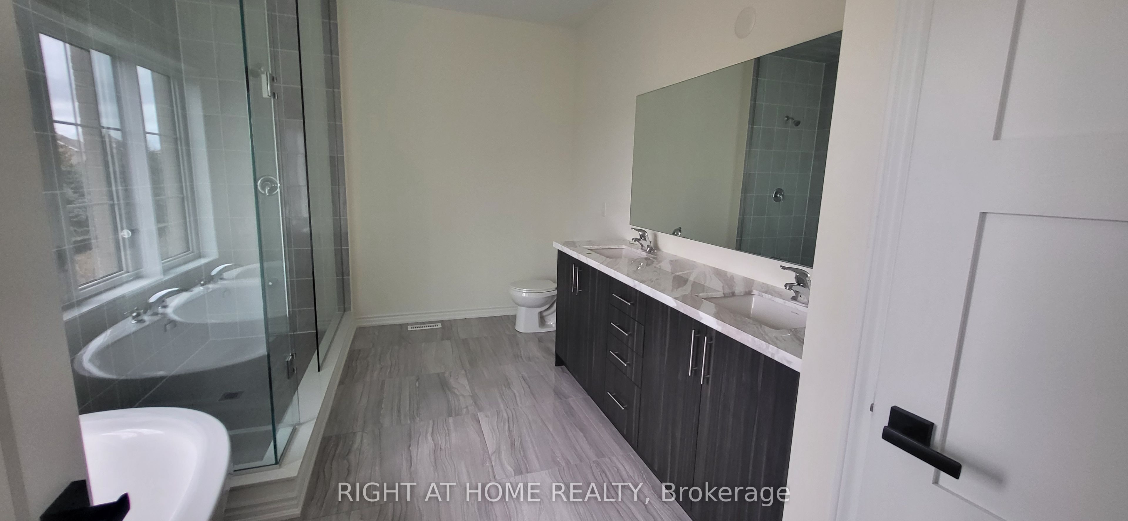 79 Eastman Drive N Property Photo 10