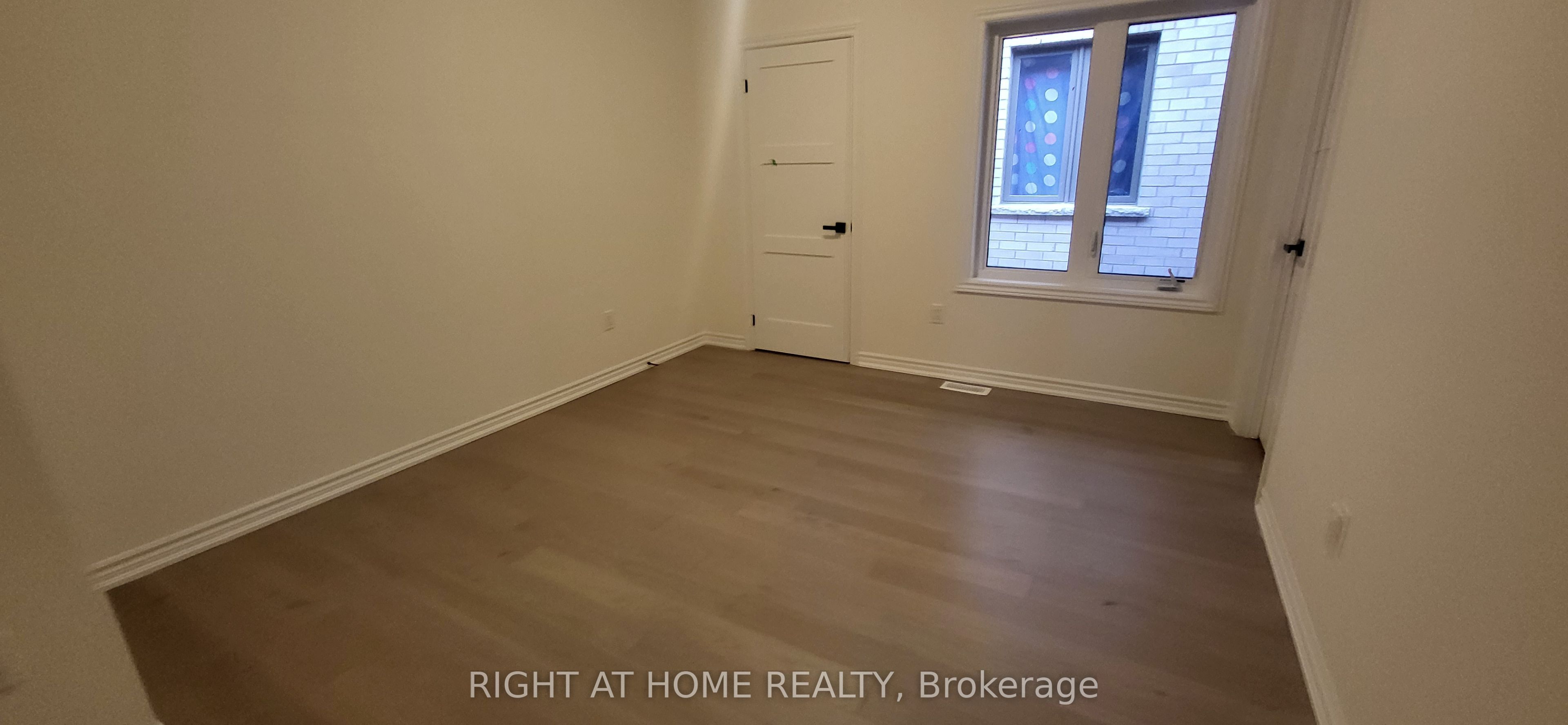 79 Eastman Drive N Property Photo 14