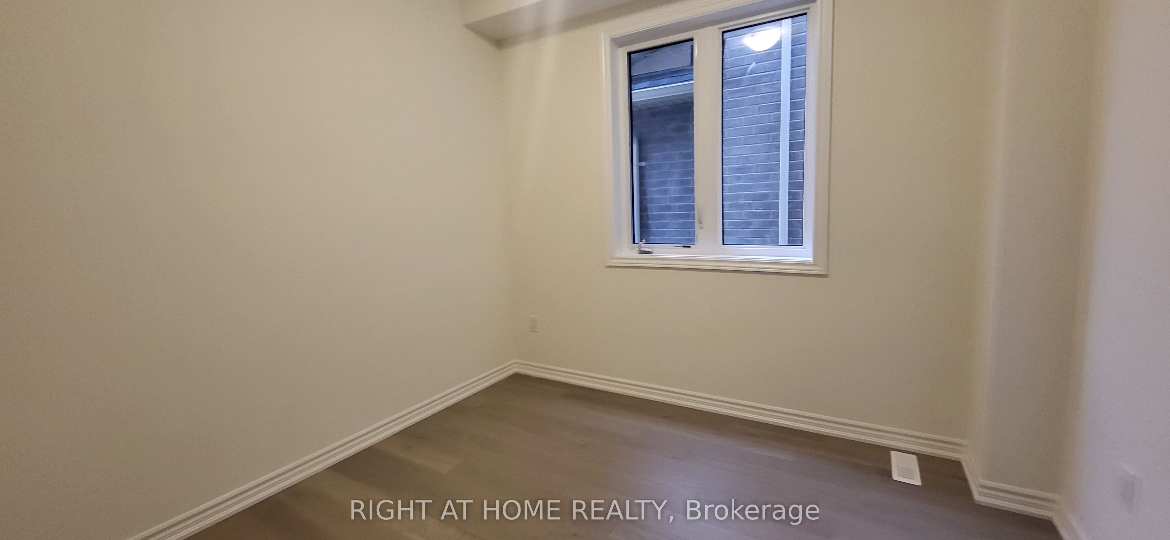 79 Eastman Drive N Property Photo 18
