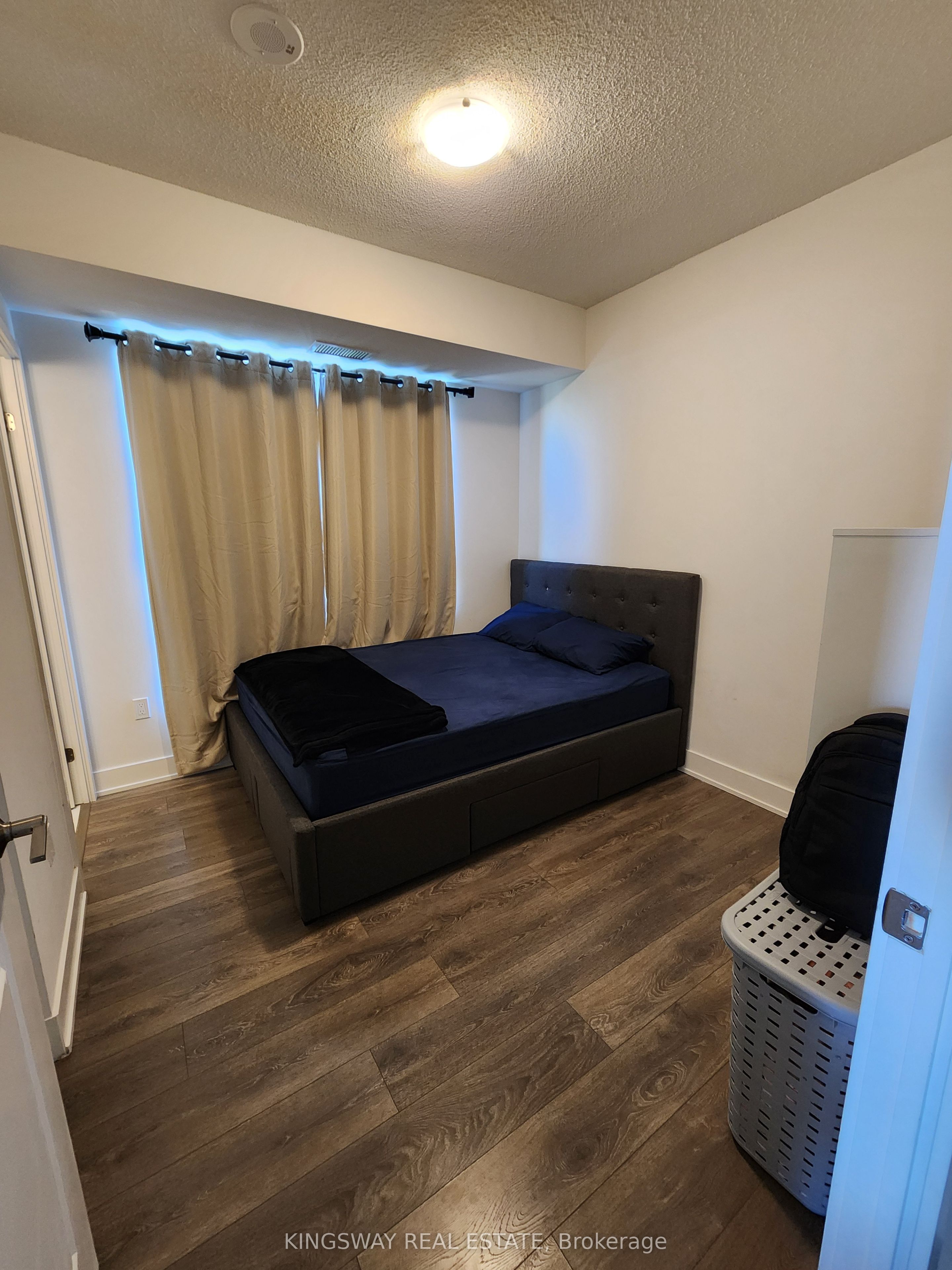 202 Burnhamthorpe Road E 1207w Property Photo 14