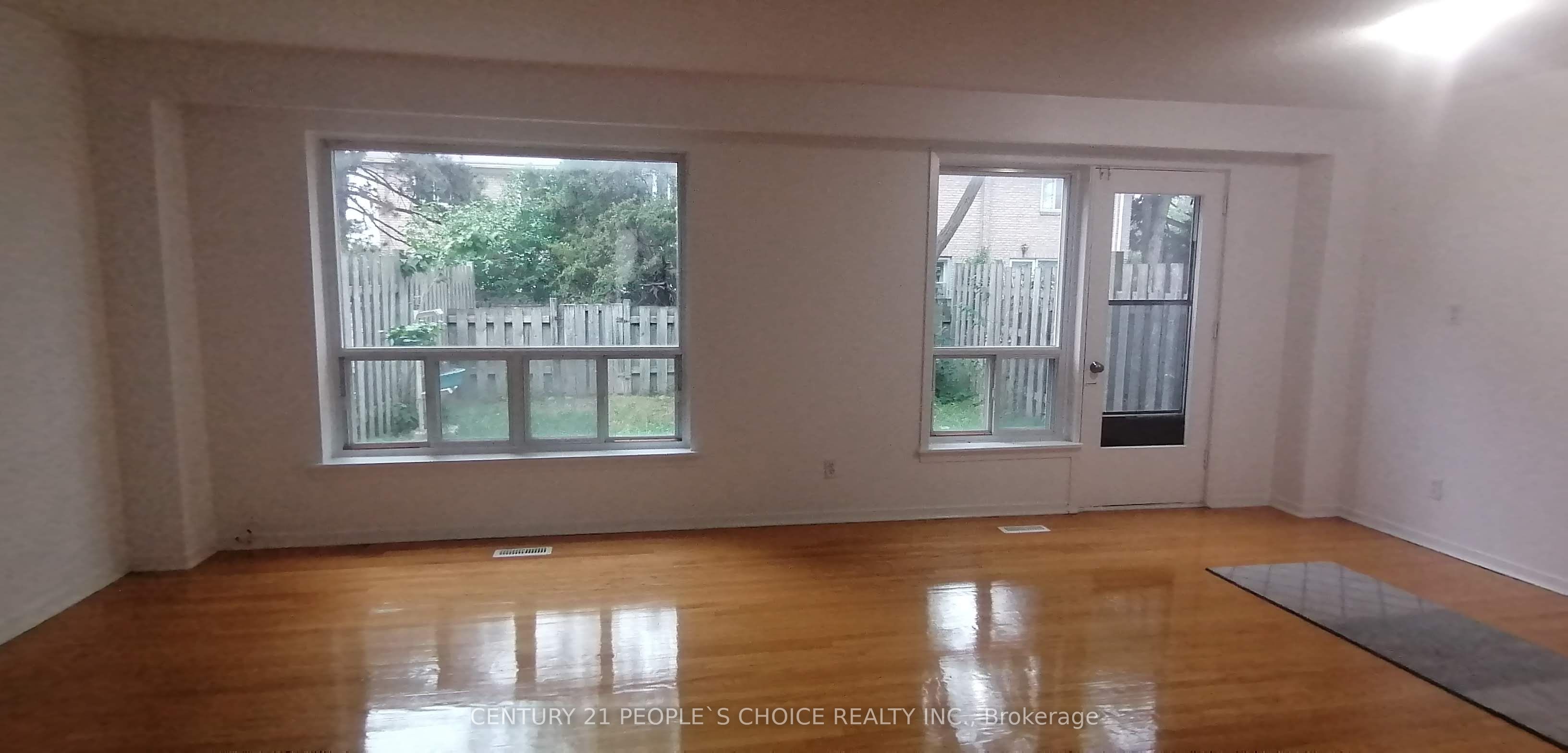 17 Gosford Boulevard 9 Property Photo 6