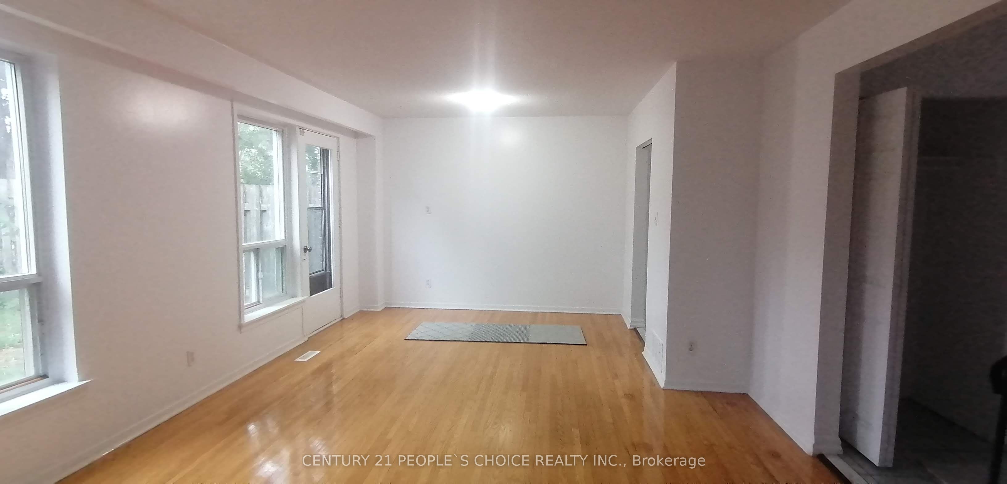 17 Gosford Boulevard 9 Property Photo 7