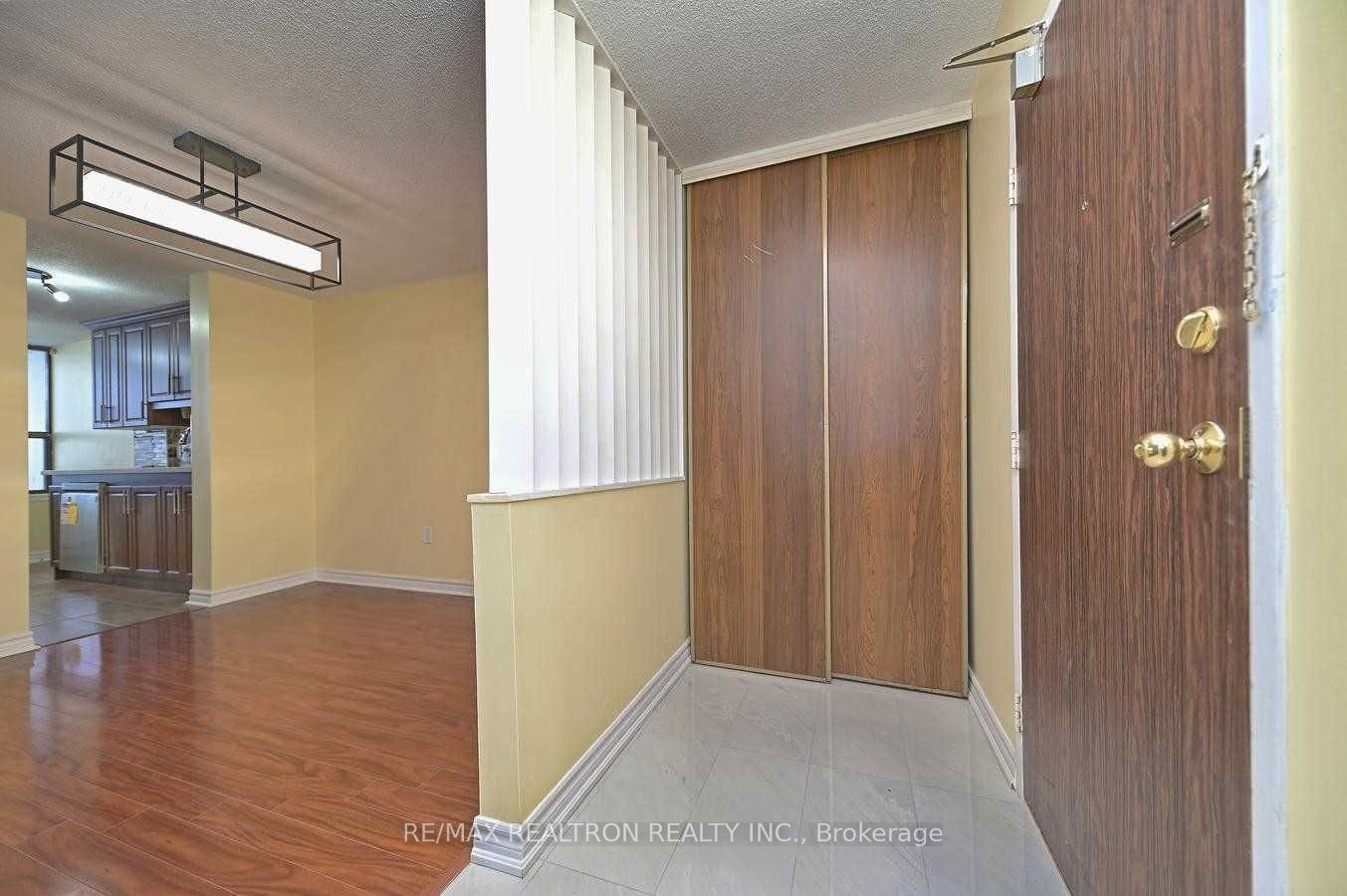 21 Knightsbridge Road 1201 Property Photo 5