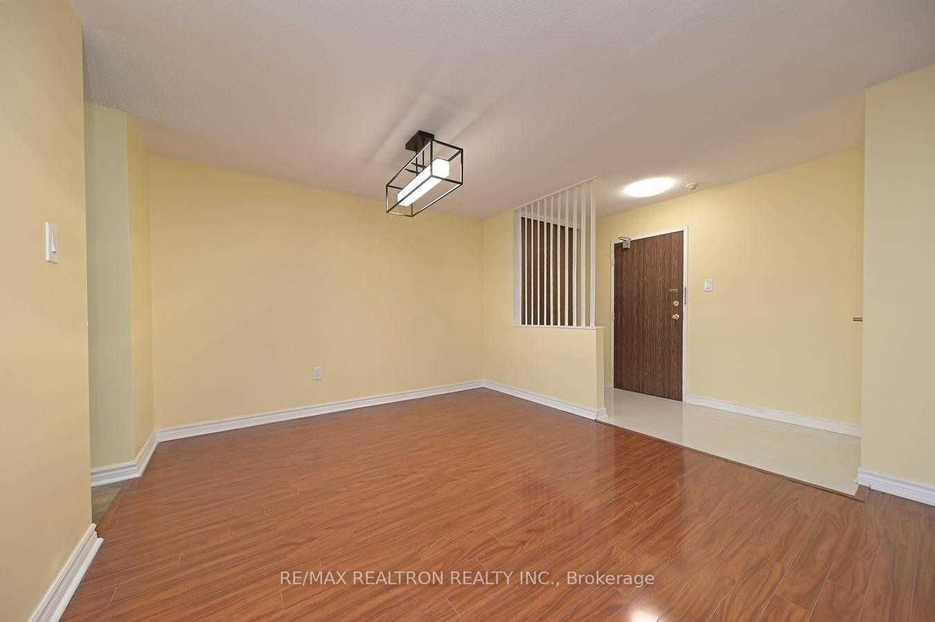 21 Knightsbridge Road 1201 Property Photo 6