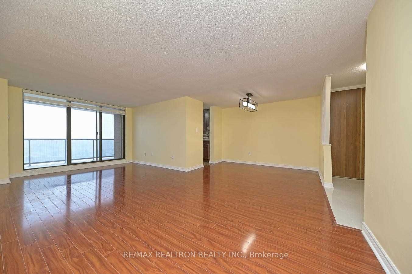 21 Knightsbridge Road 1201 Property Photo 8
