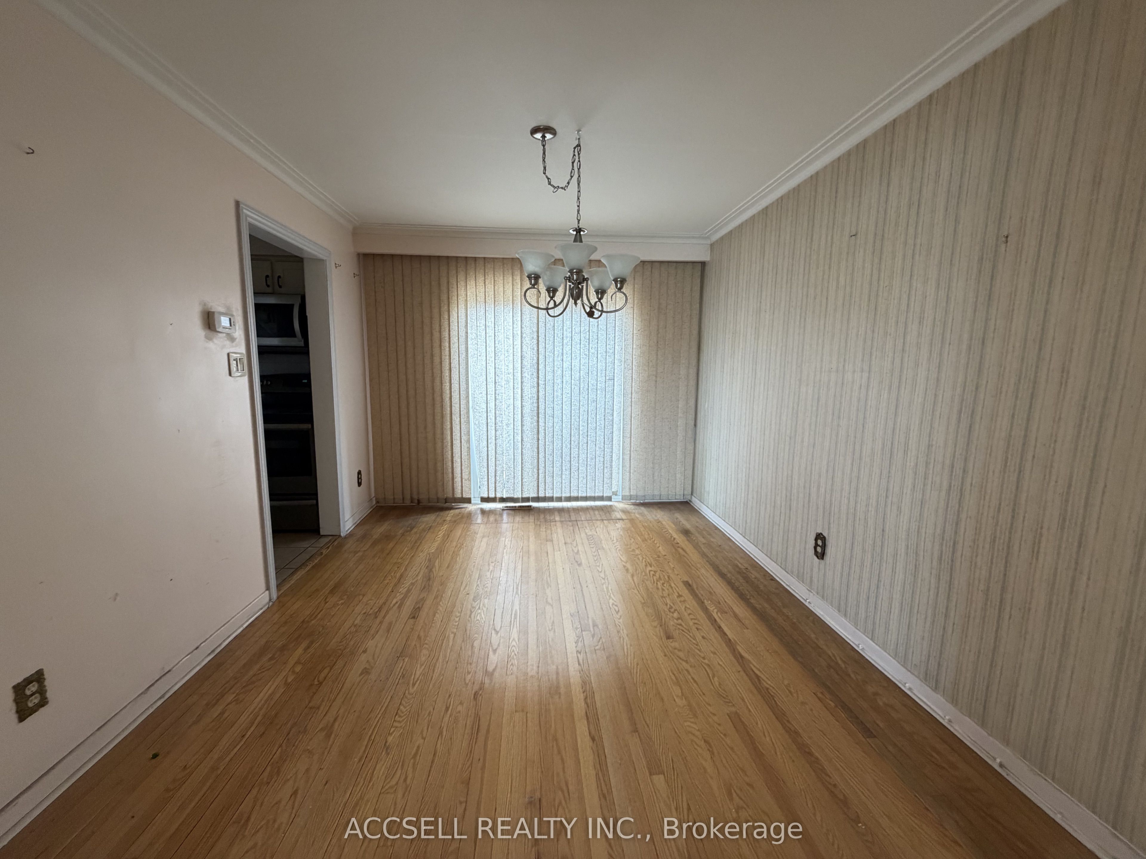 135 Mountainview Road S Property Photo 5