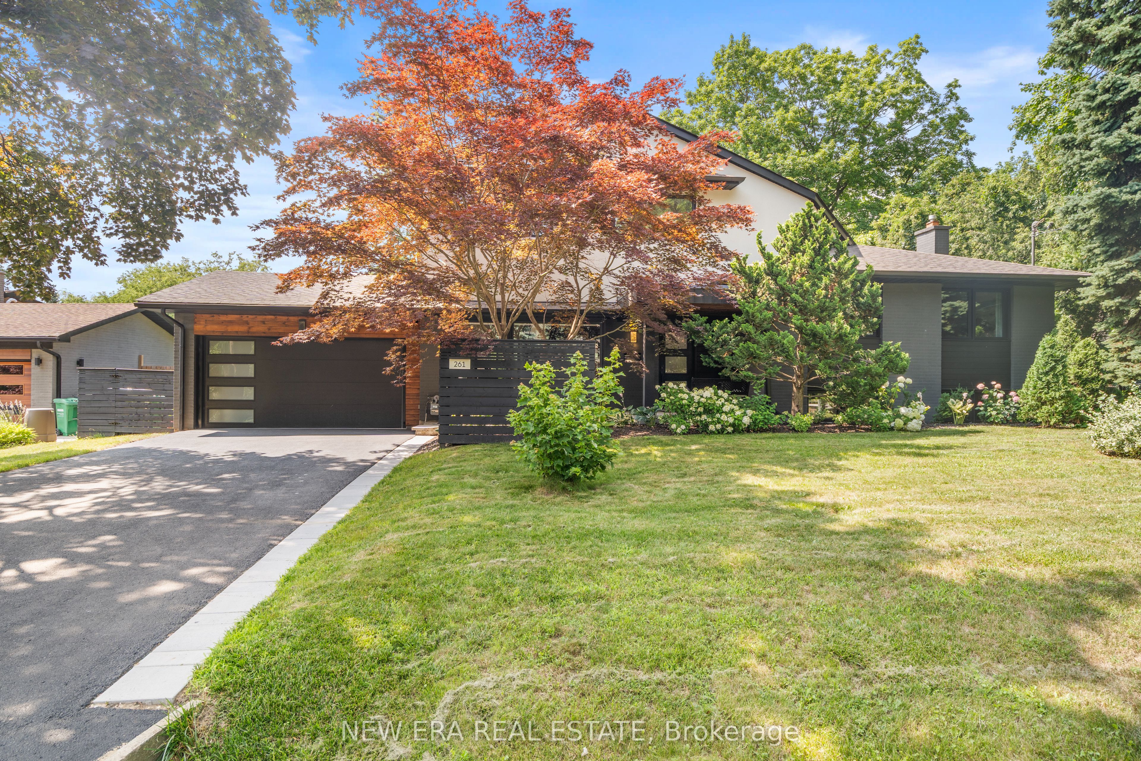 261 Pinetree Way Property Photo 4