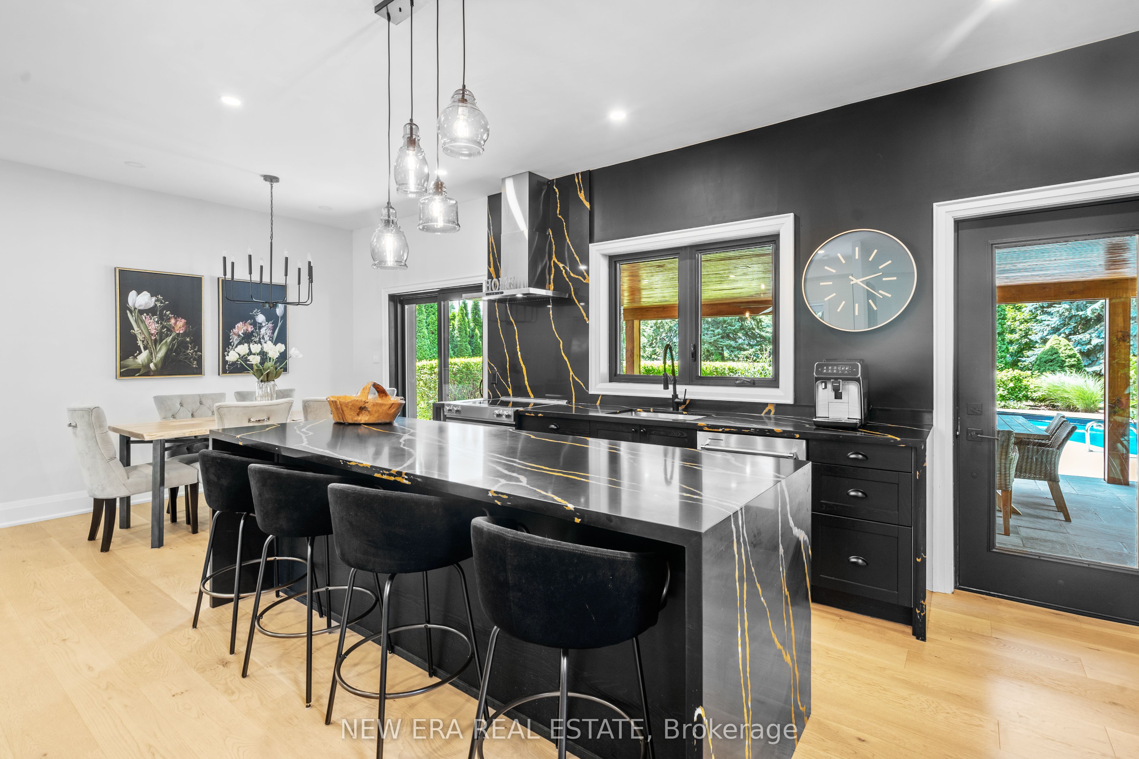 261 Pinetree Way Property Photo 8