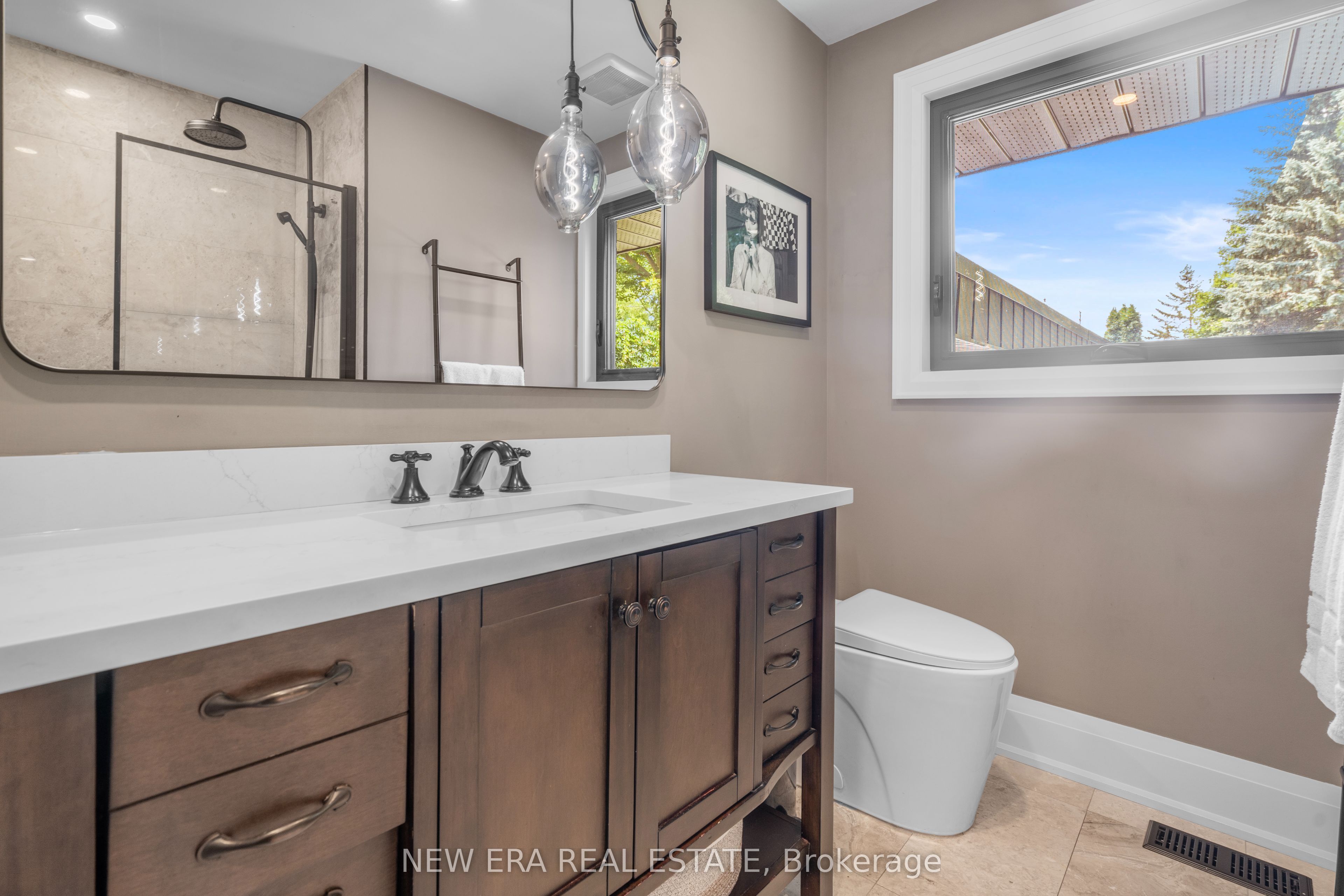 261 Pinetree Way Property Photo 31