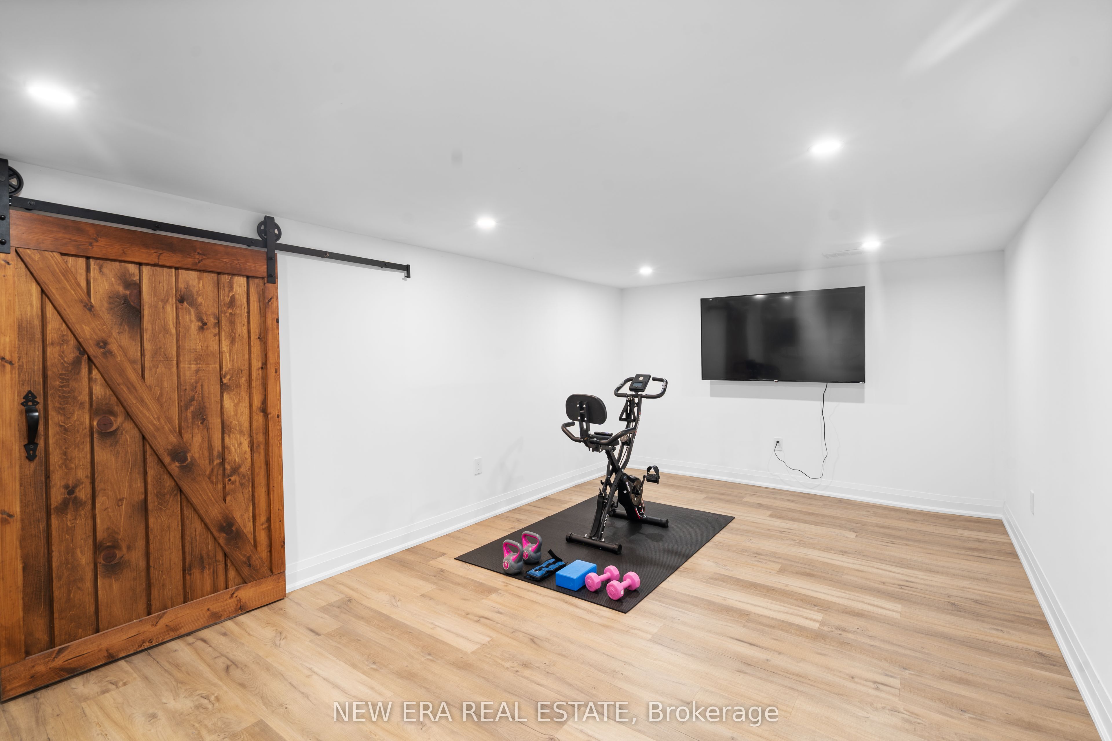 261 Pinetree Way Property Photo 38
