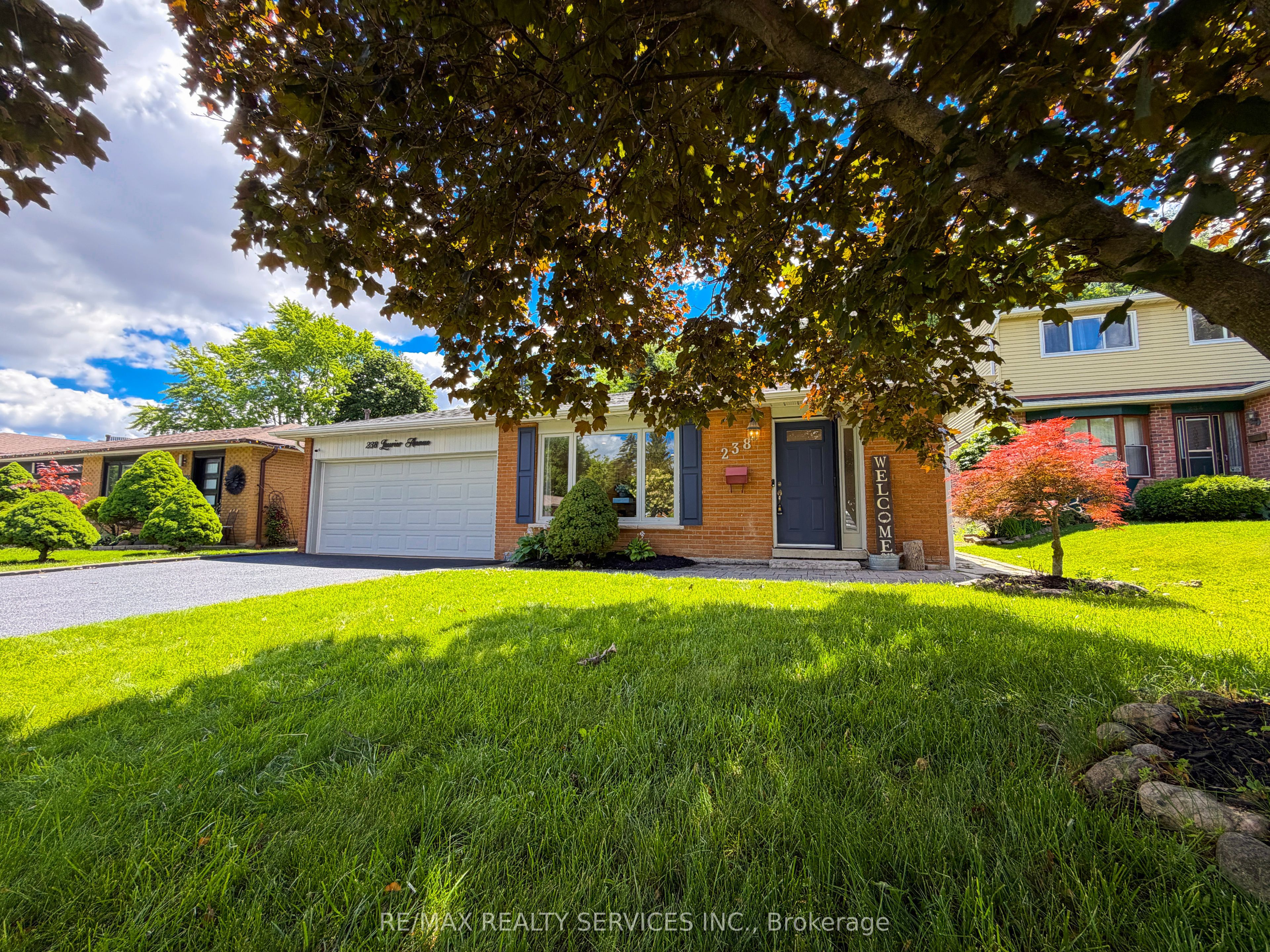 238 Laurier Avenue S Property Photo 33