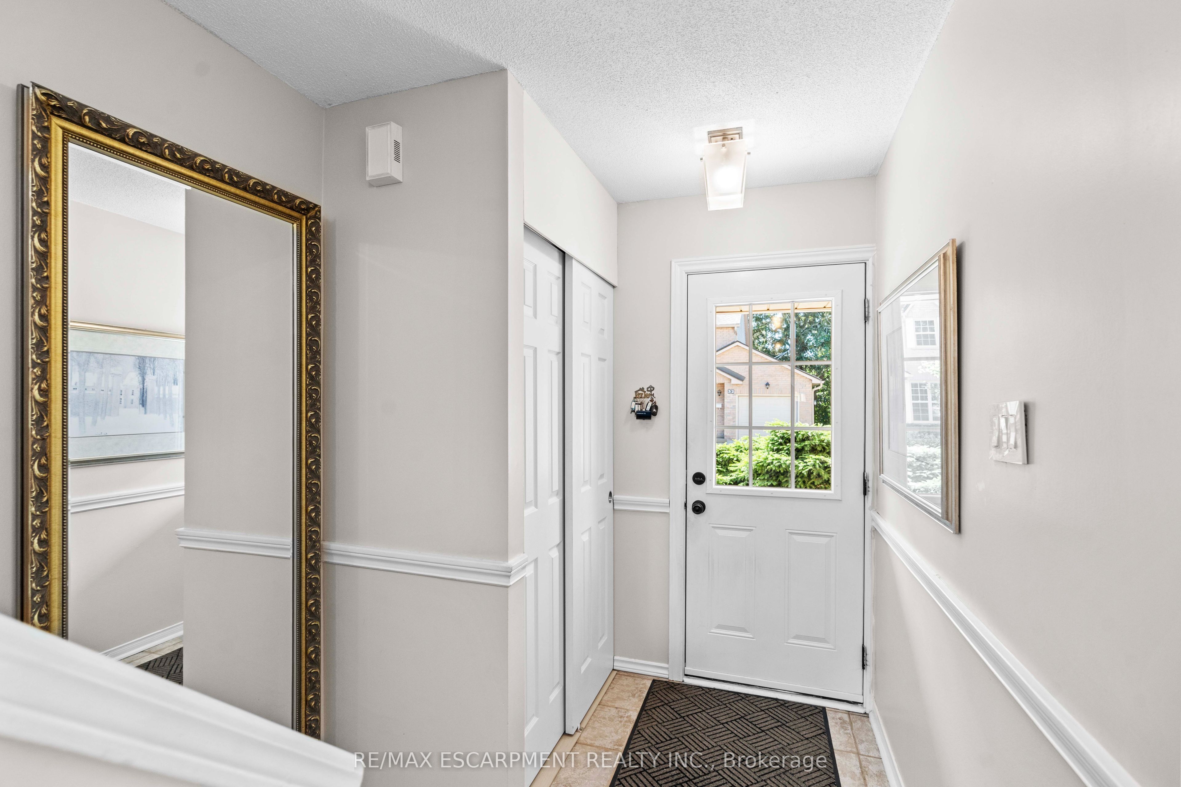 2272 Mowat Avenue 56 Property Photo 2