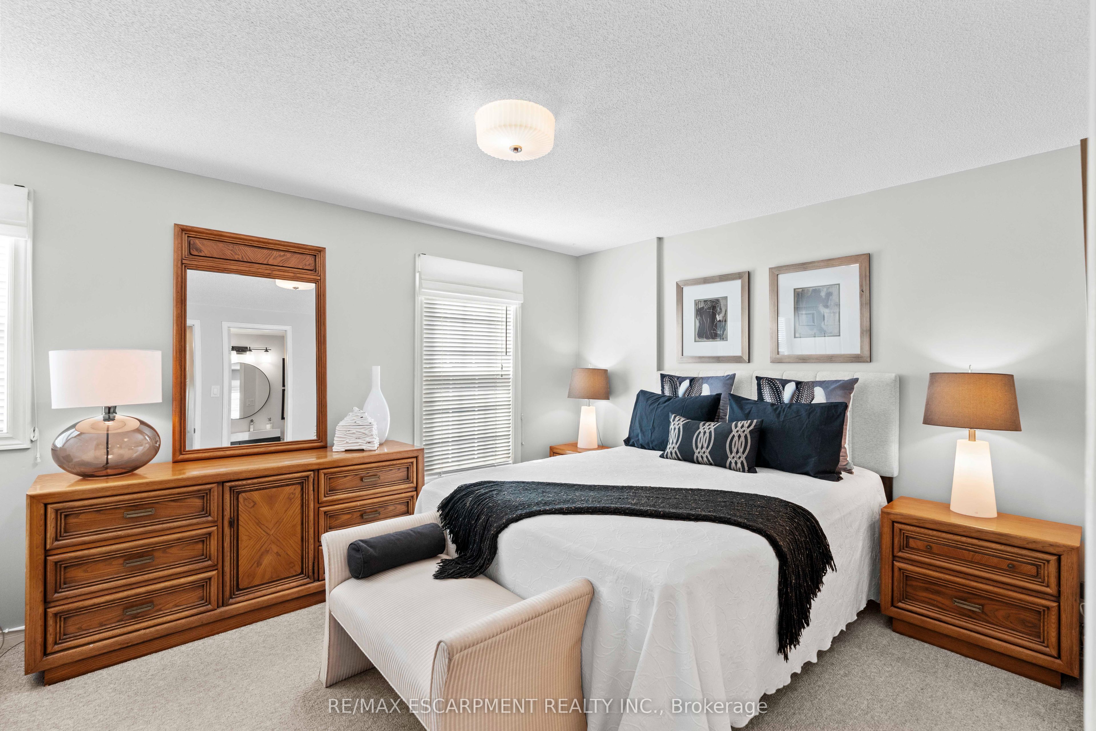 2272 Mowat Avenue 56 Property Photo 14