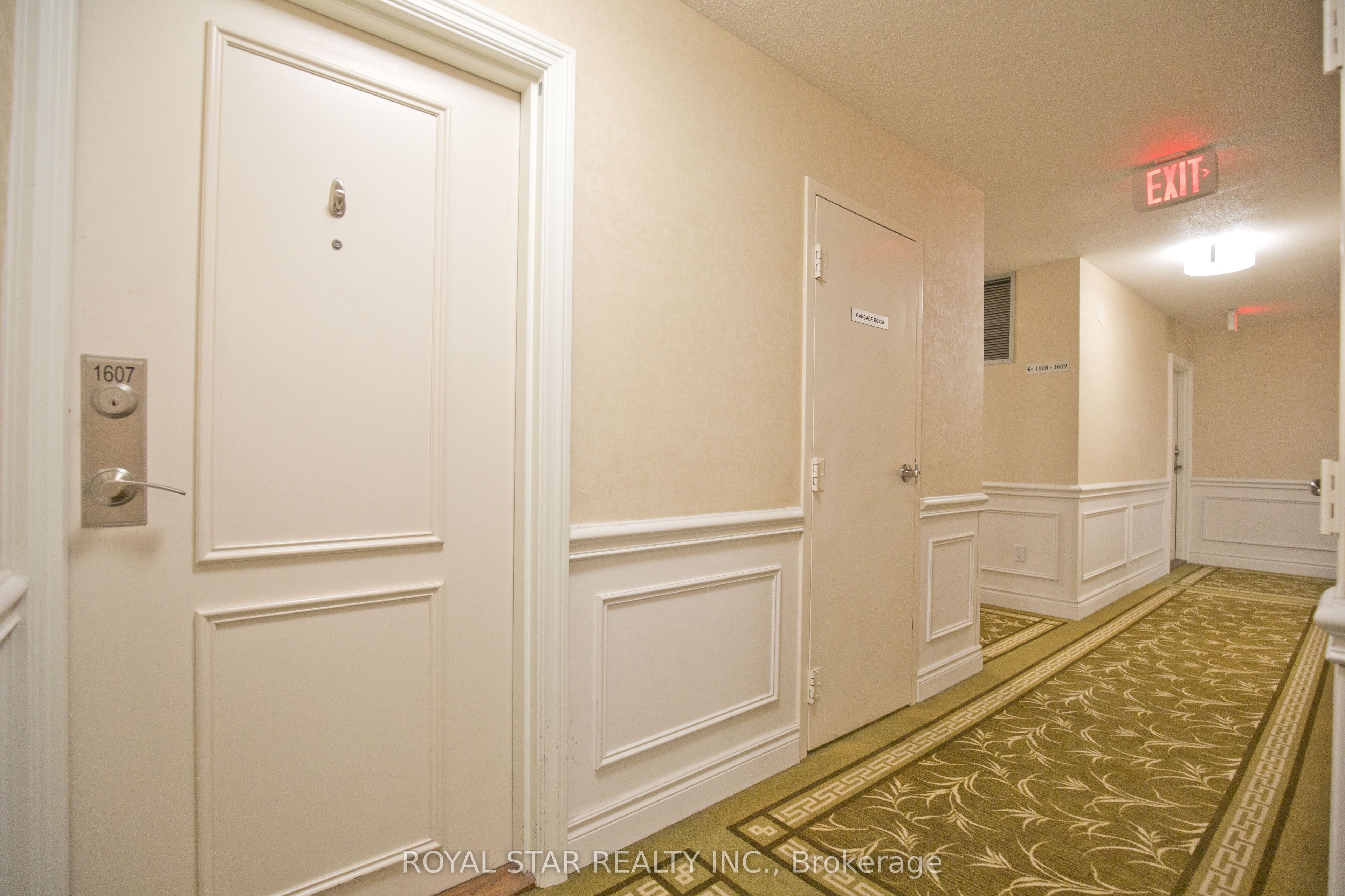 1535 Lakeshore Road E 1607 Property Photo 4