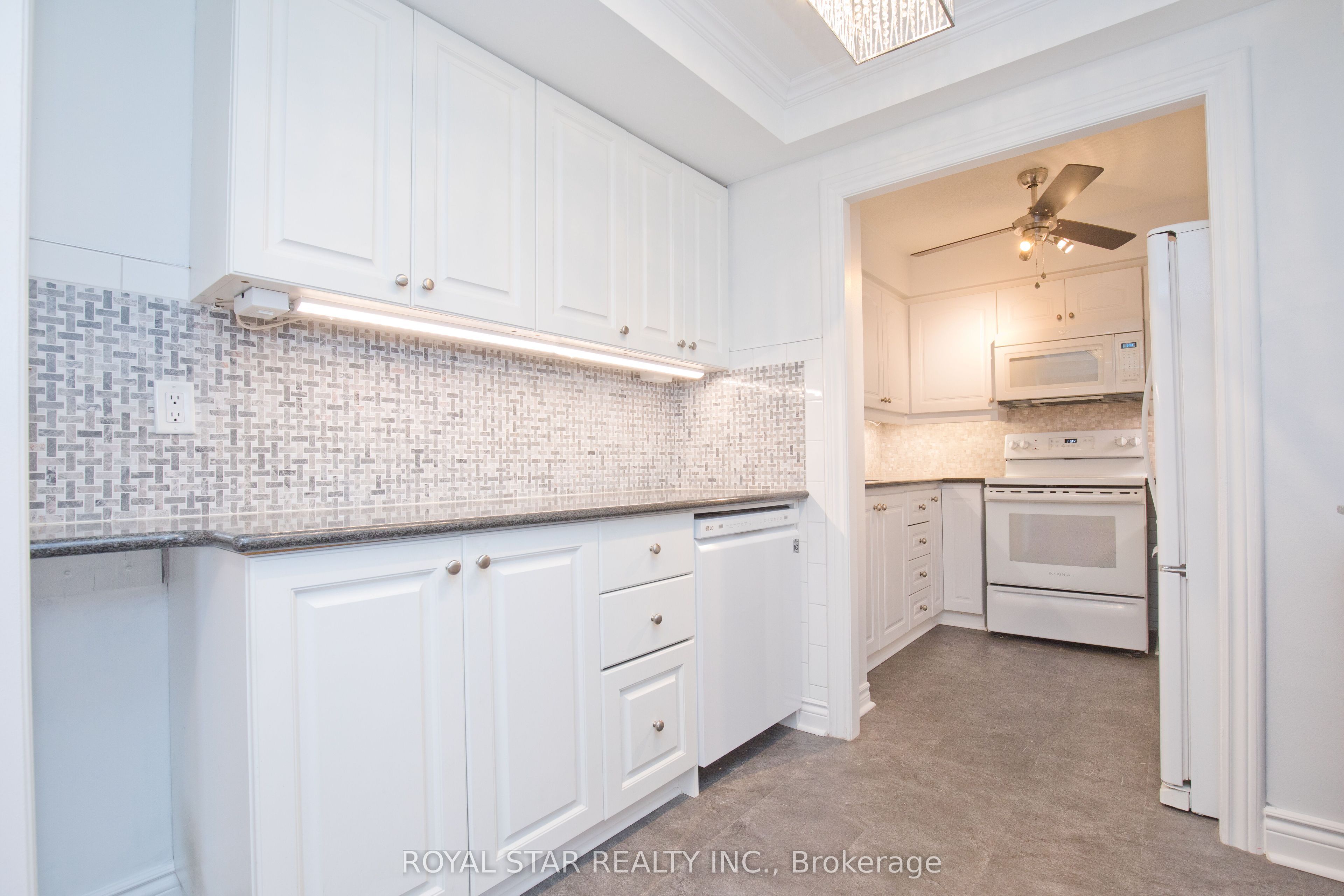 1535 Lakeshore Road E 1607 Property Photo 10