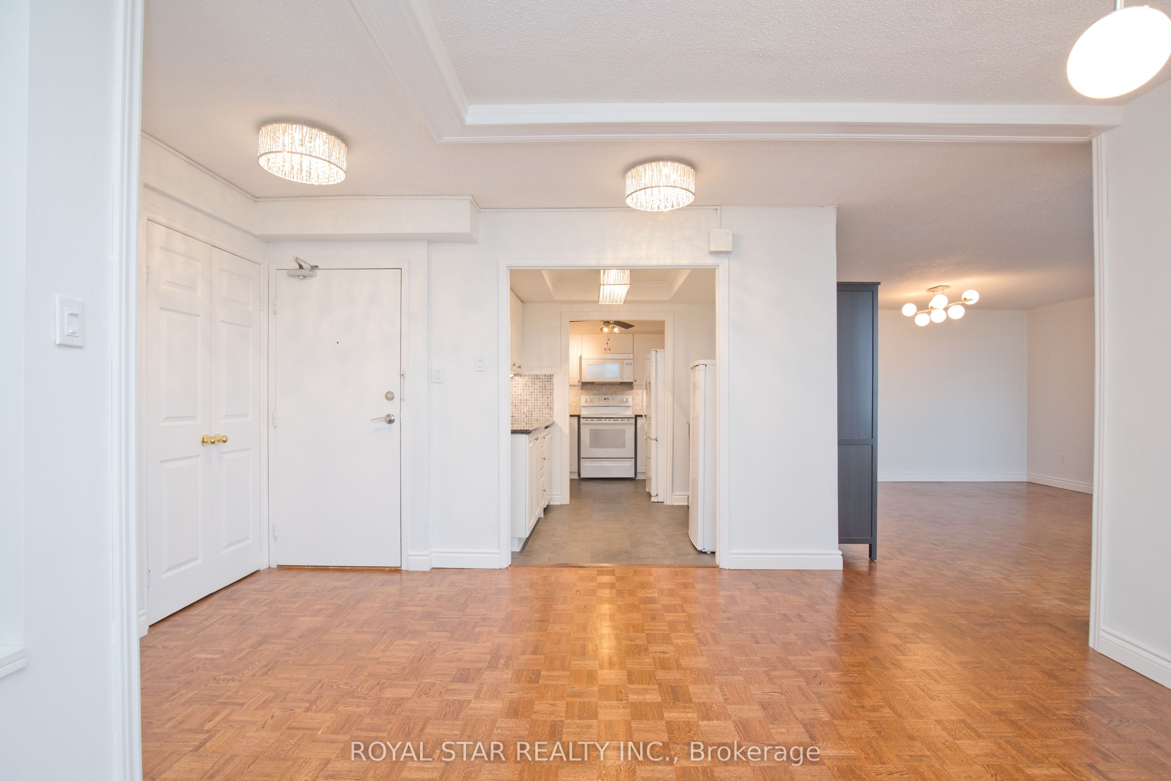 1535 Lakeshore Road E 1607 Property Photo 13