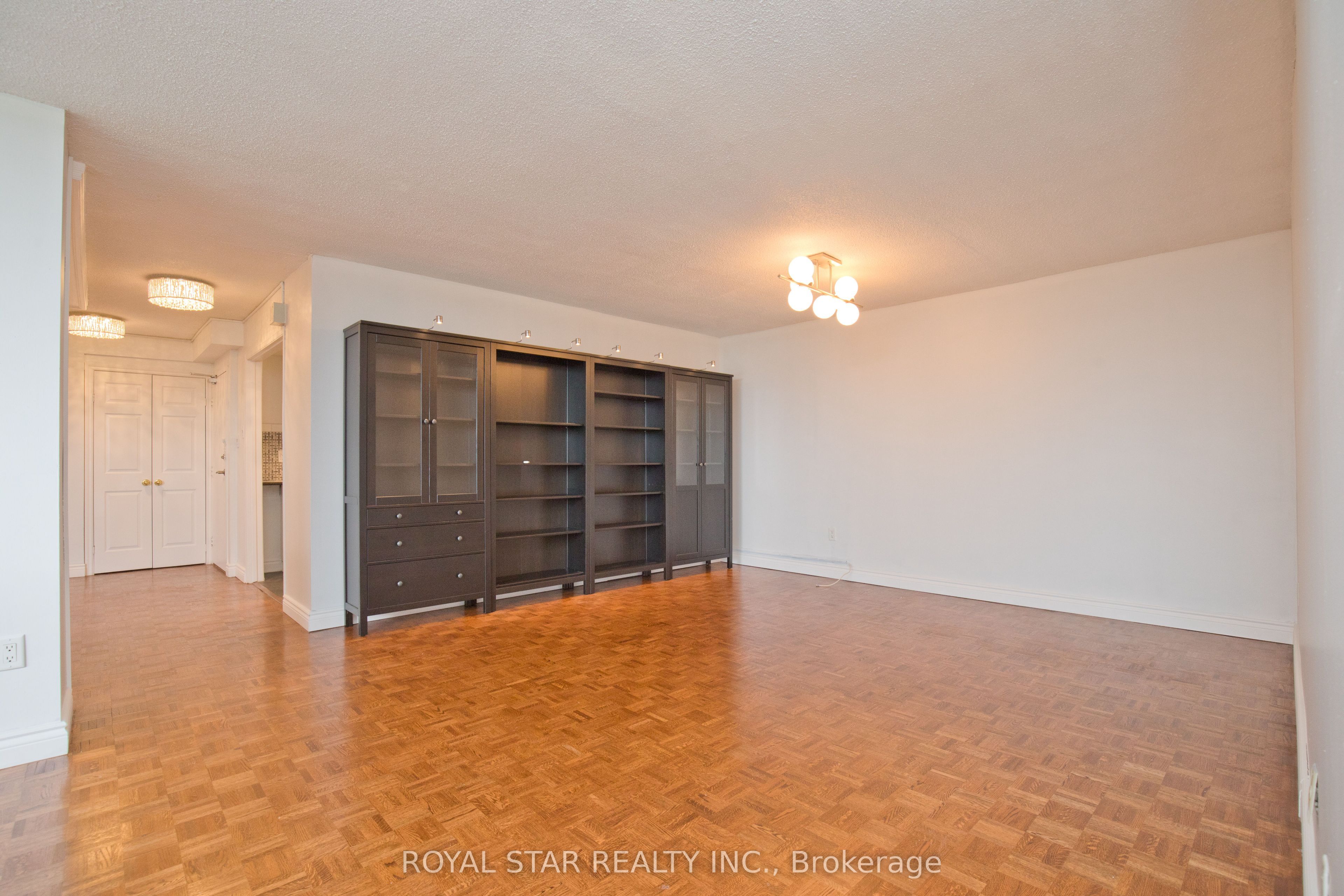 1535 Lakeshore Road E 1607 Property Photo 14