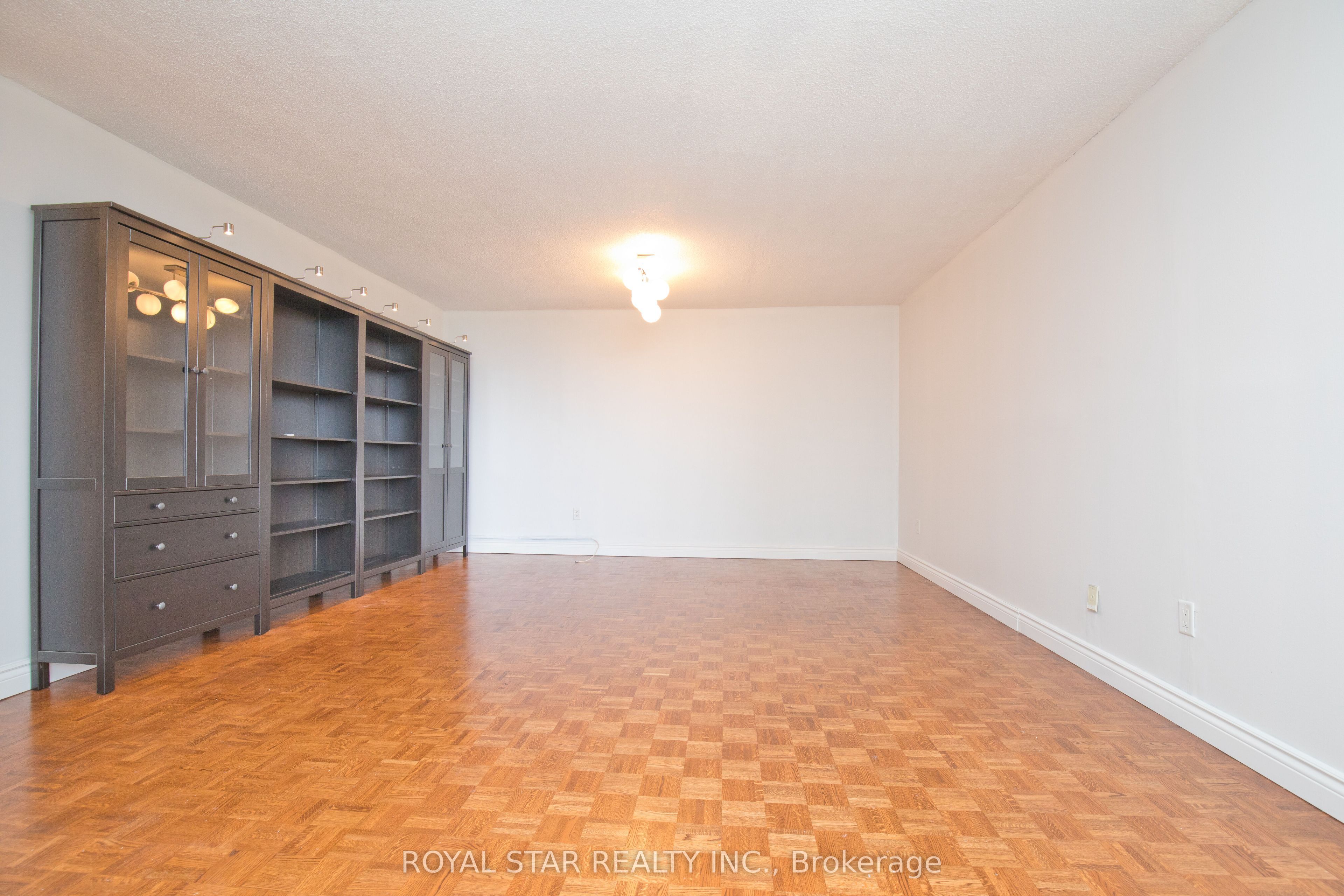 1535 Lakeshore Road E 1607 Property Photo 15