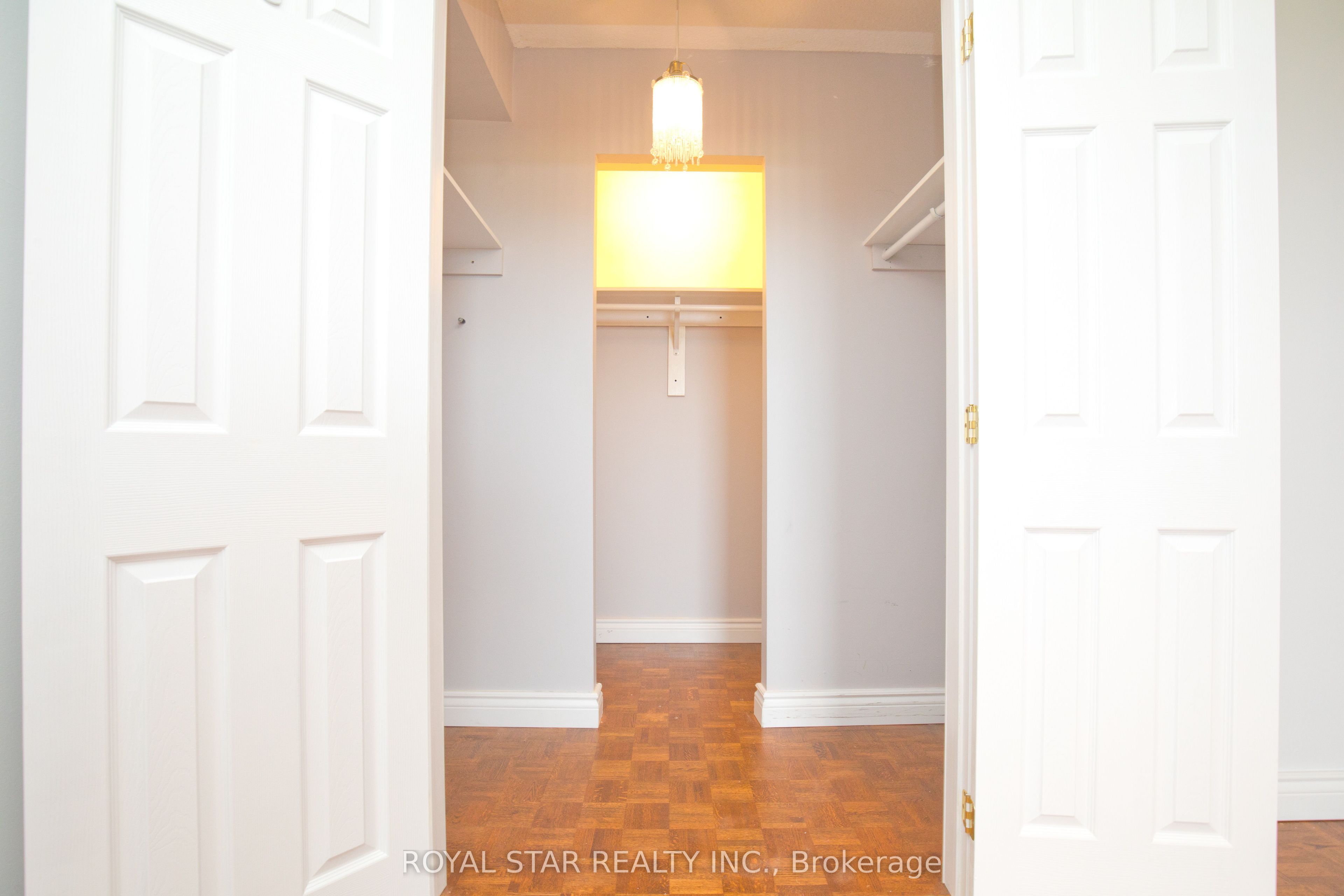 1535 Lakeshore Road E 1607 Property Photo 21