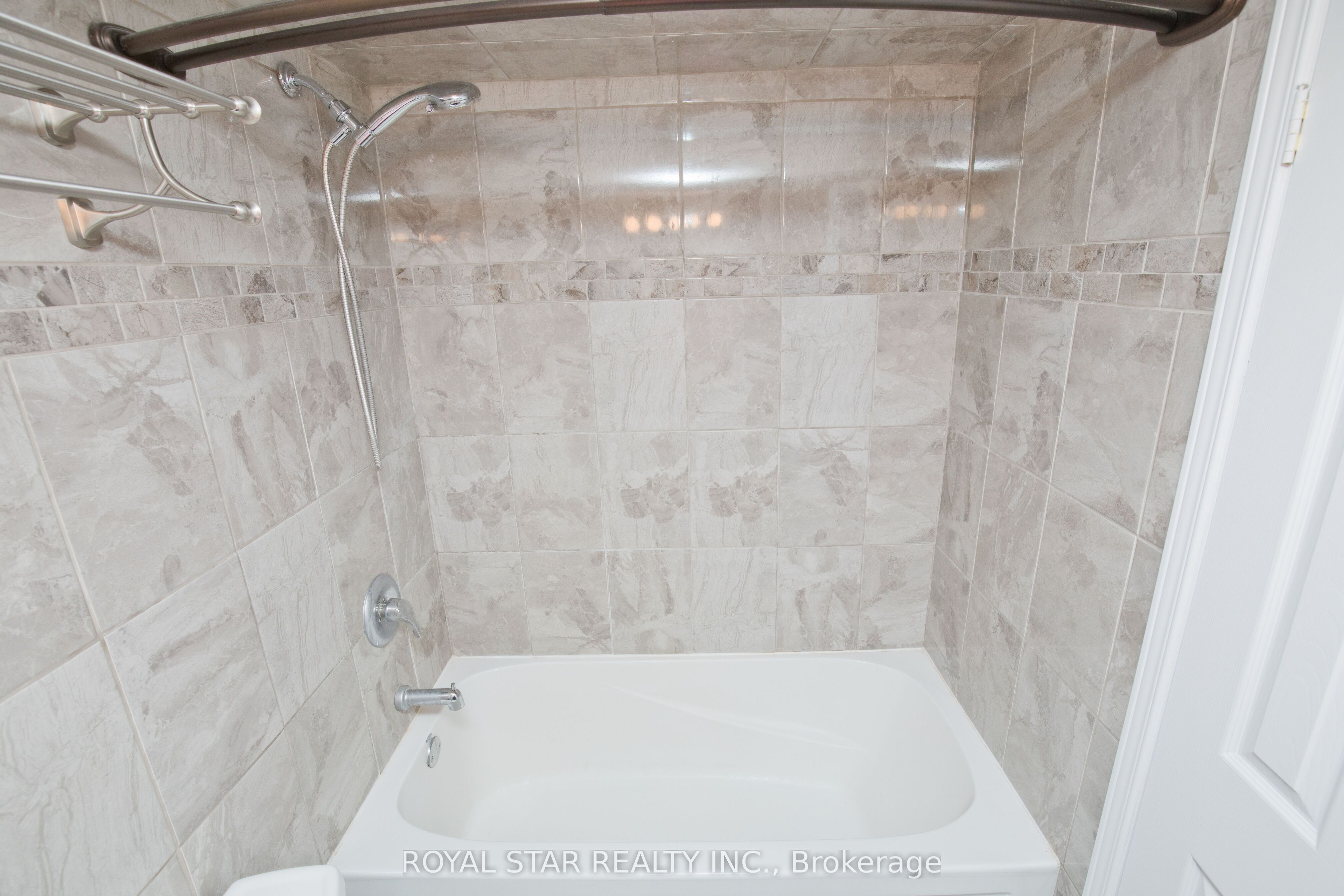 1535 Lakeshore Road E 1607 Property Photo 23