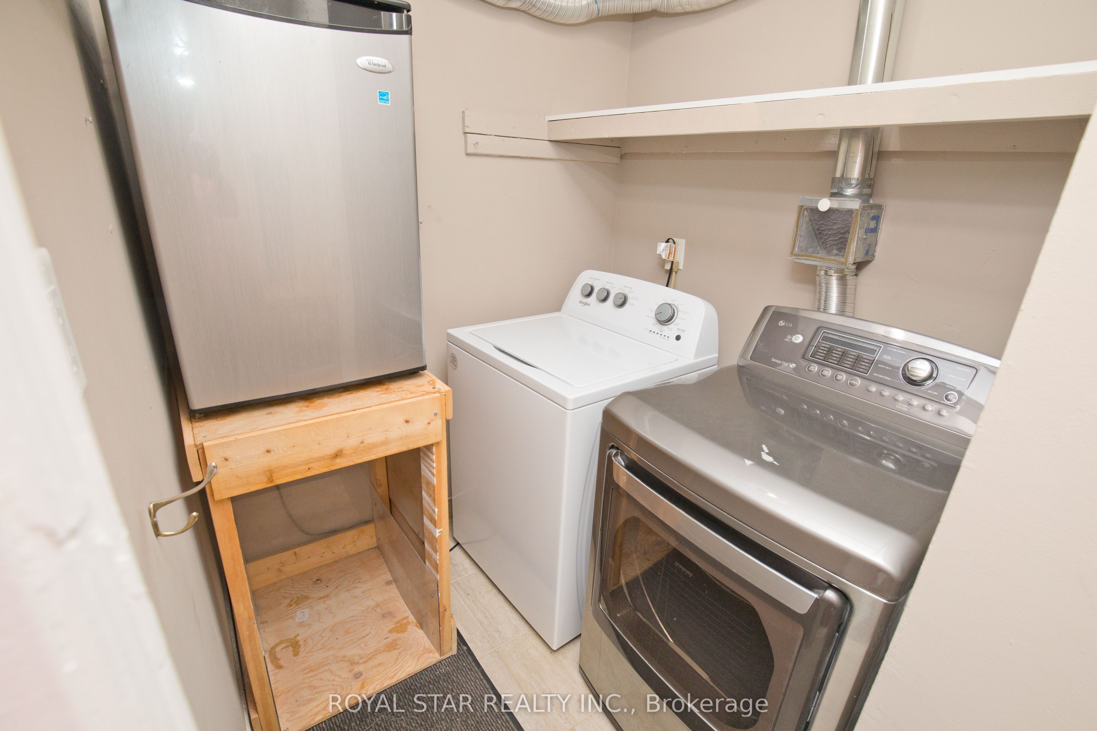 1535 Lakeshore Road E 1607 Property Photo 29