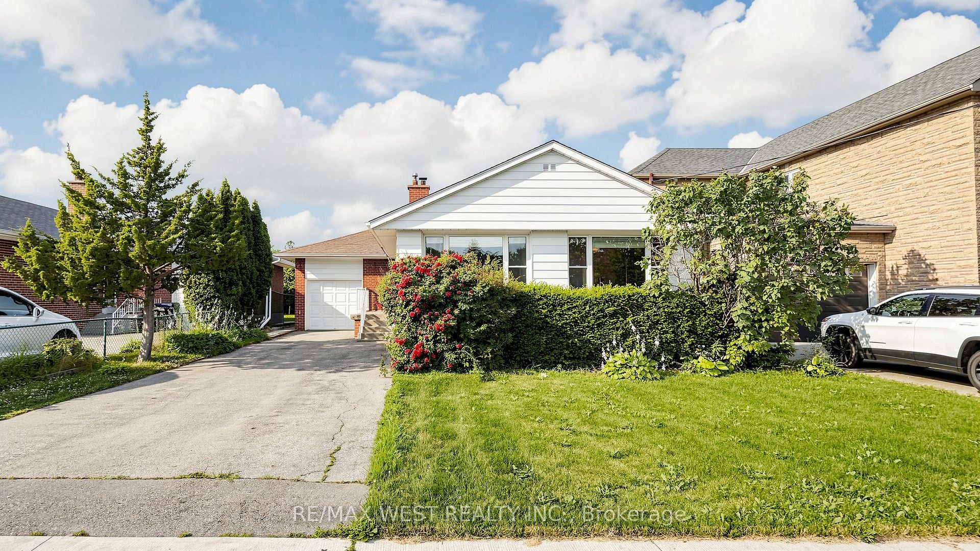 32 Allonsius Drive Property Photo 1