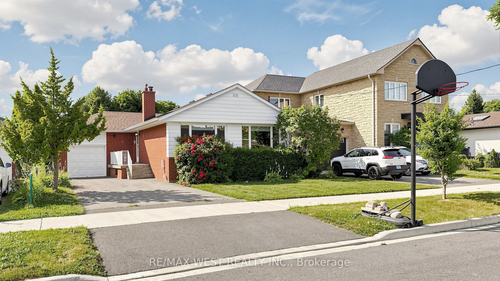 32 Allonsius Drive Property Photo 2