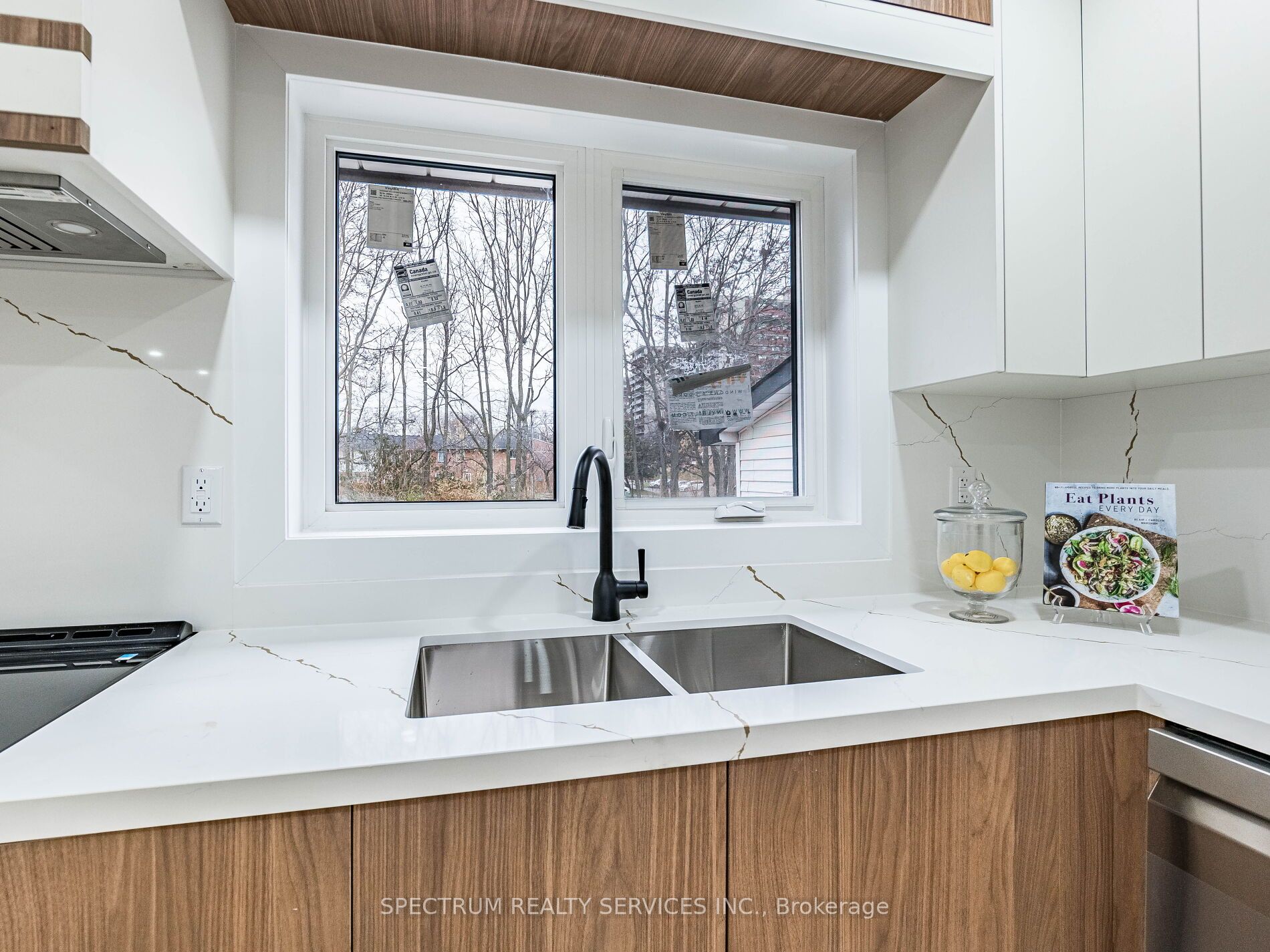 914 Francis Road Property Photo 16