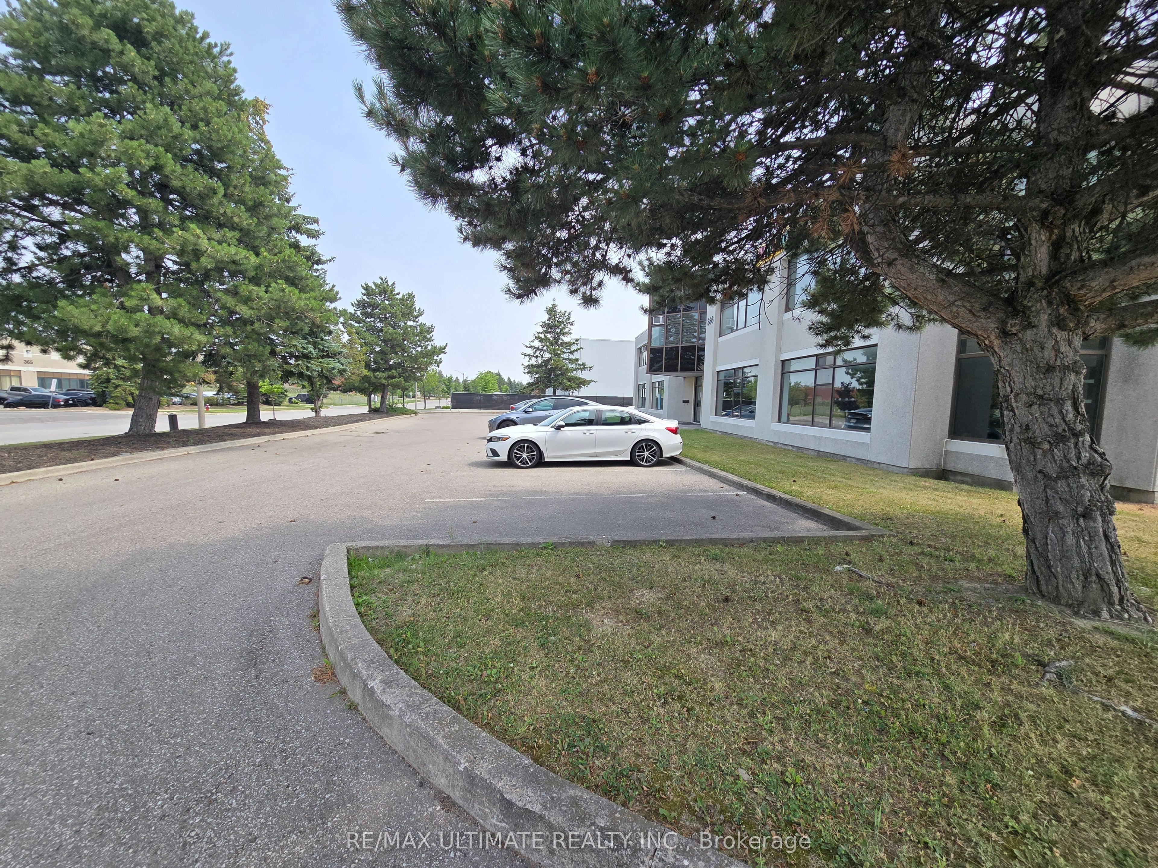 386 Deerhurst Drive A Property Photo 16